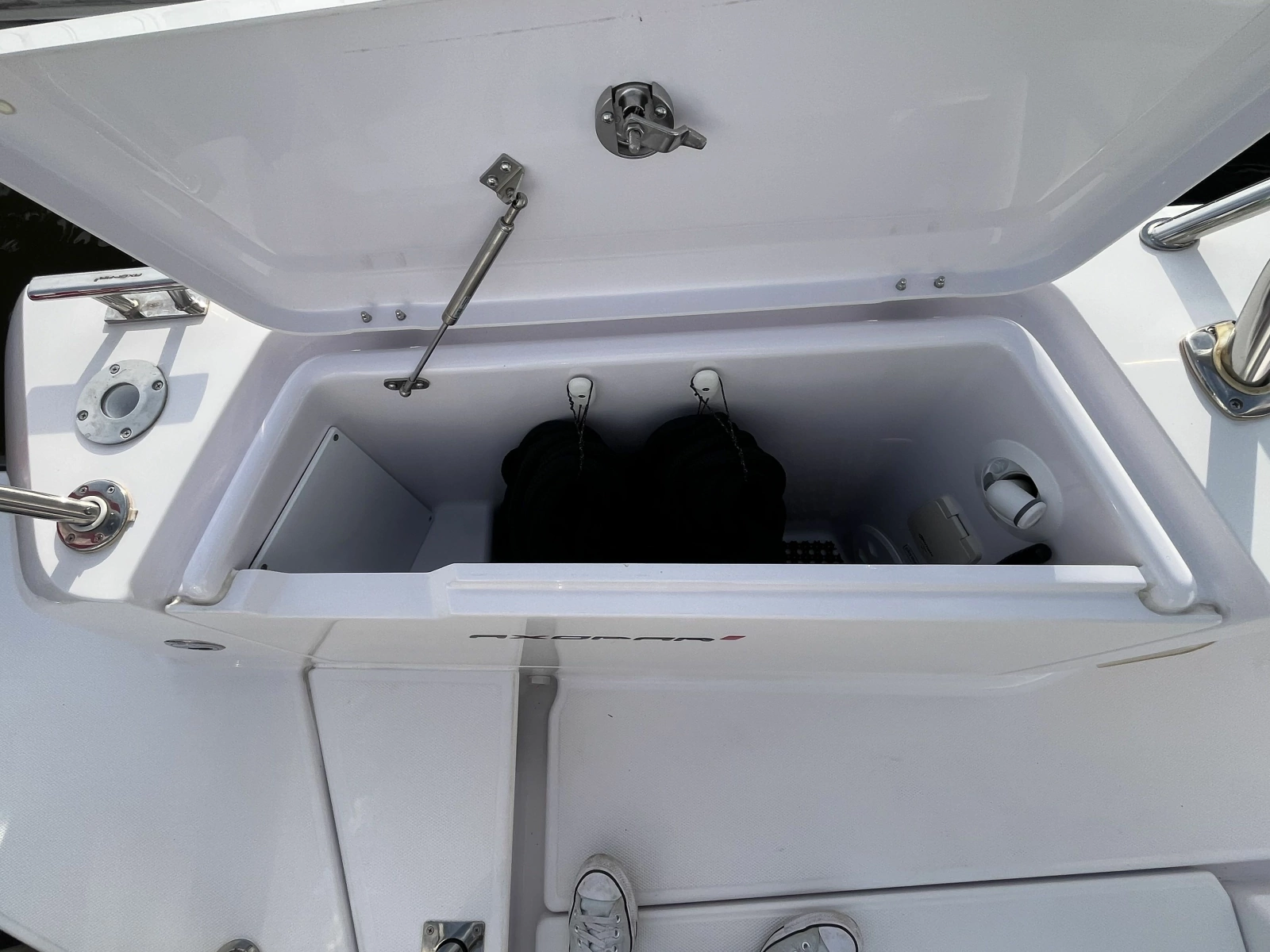 2023 Axopar 37 XC Cross Cabin