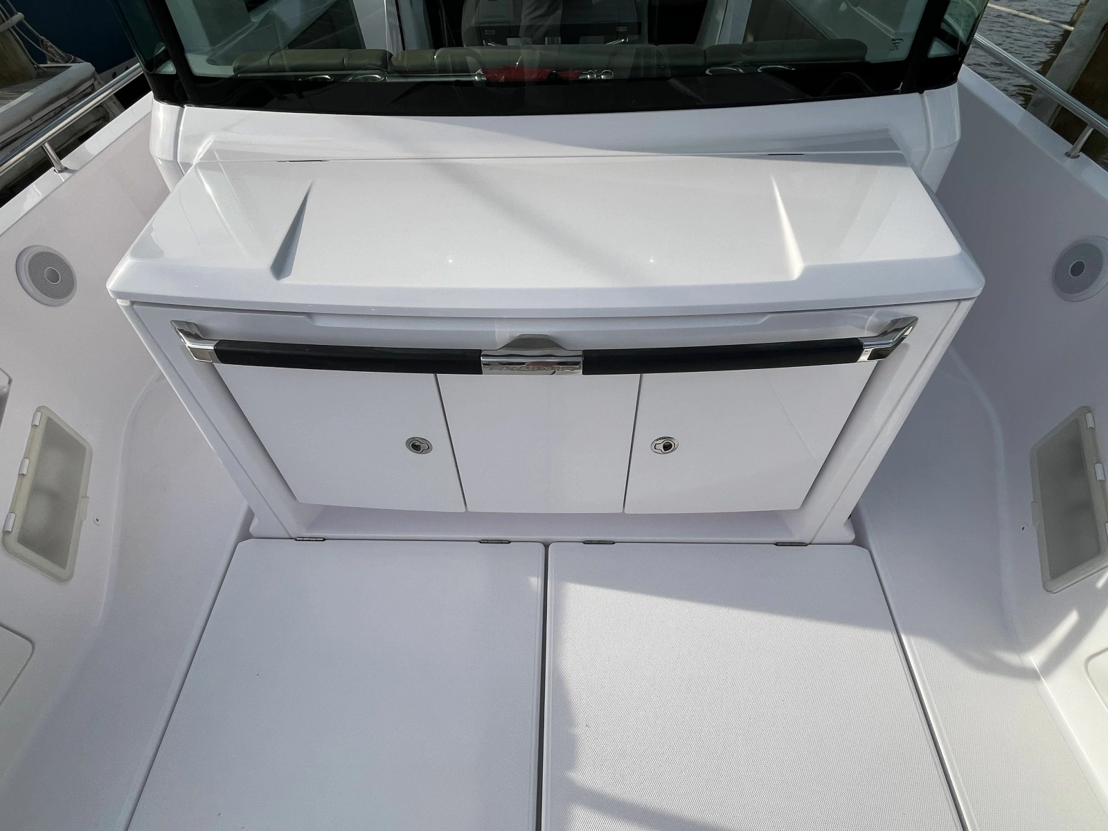 2023 Axopar 37 XC Cross Cabin