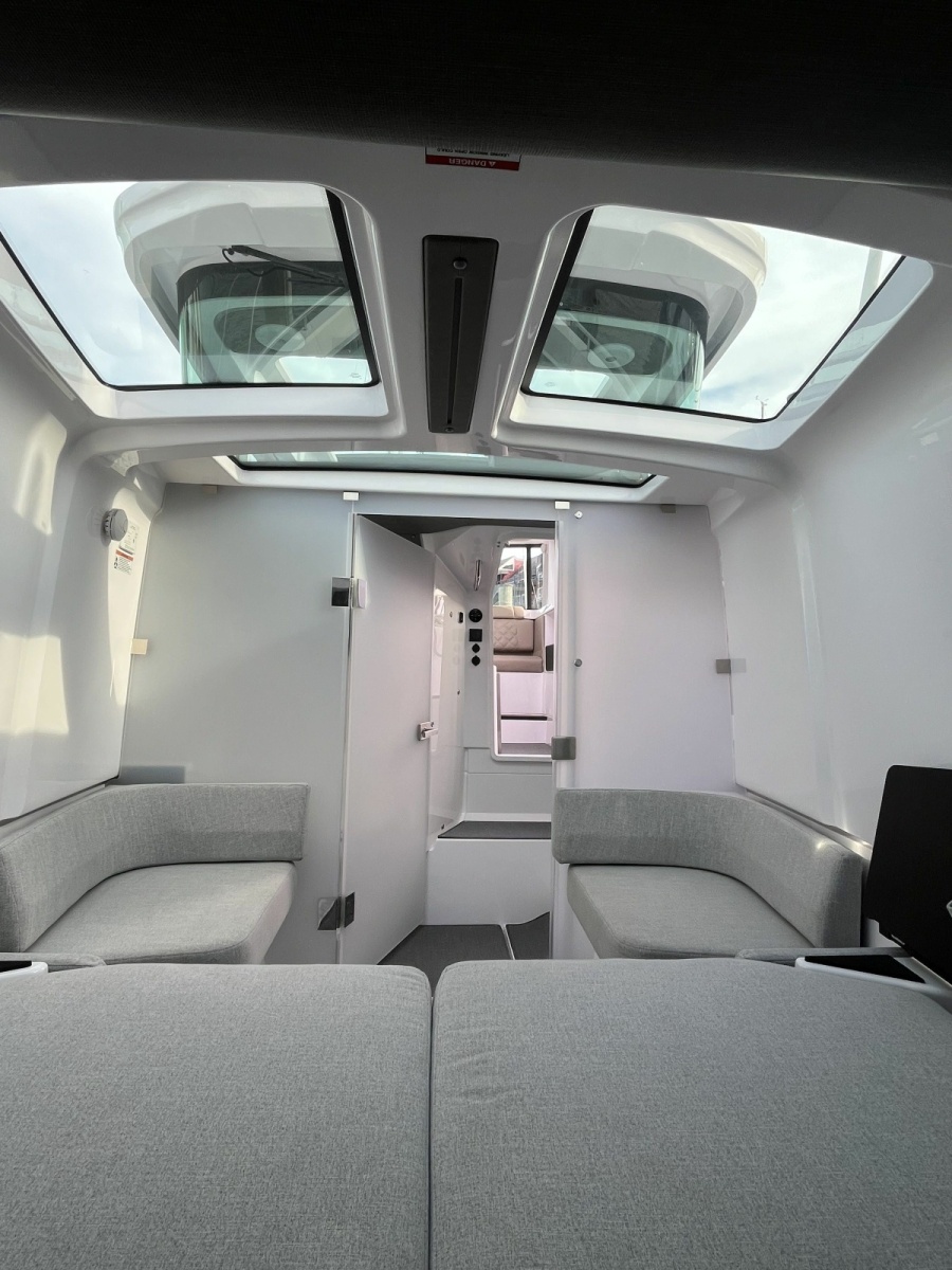 2023 Axopar 37 XC Cross Cabin