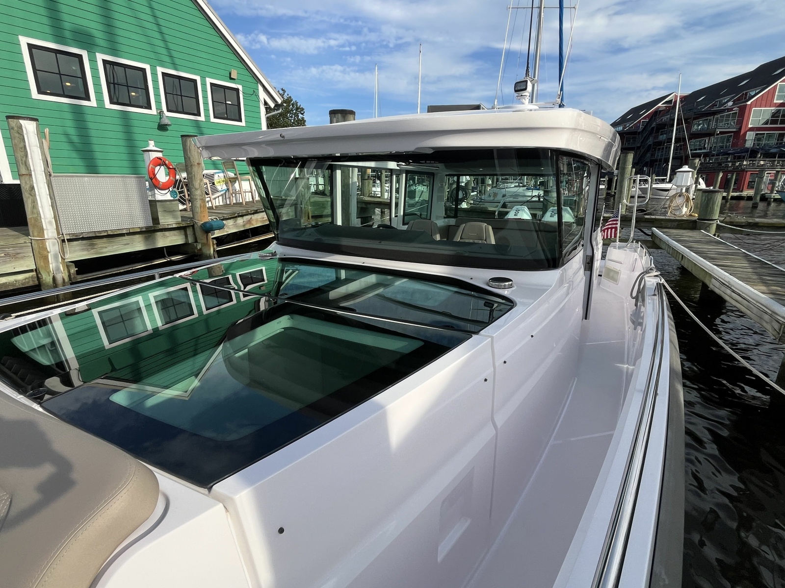 2023 Axopar 37 XC Cross Cabin