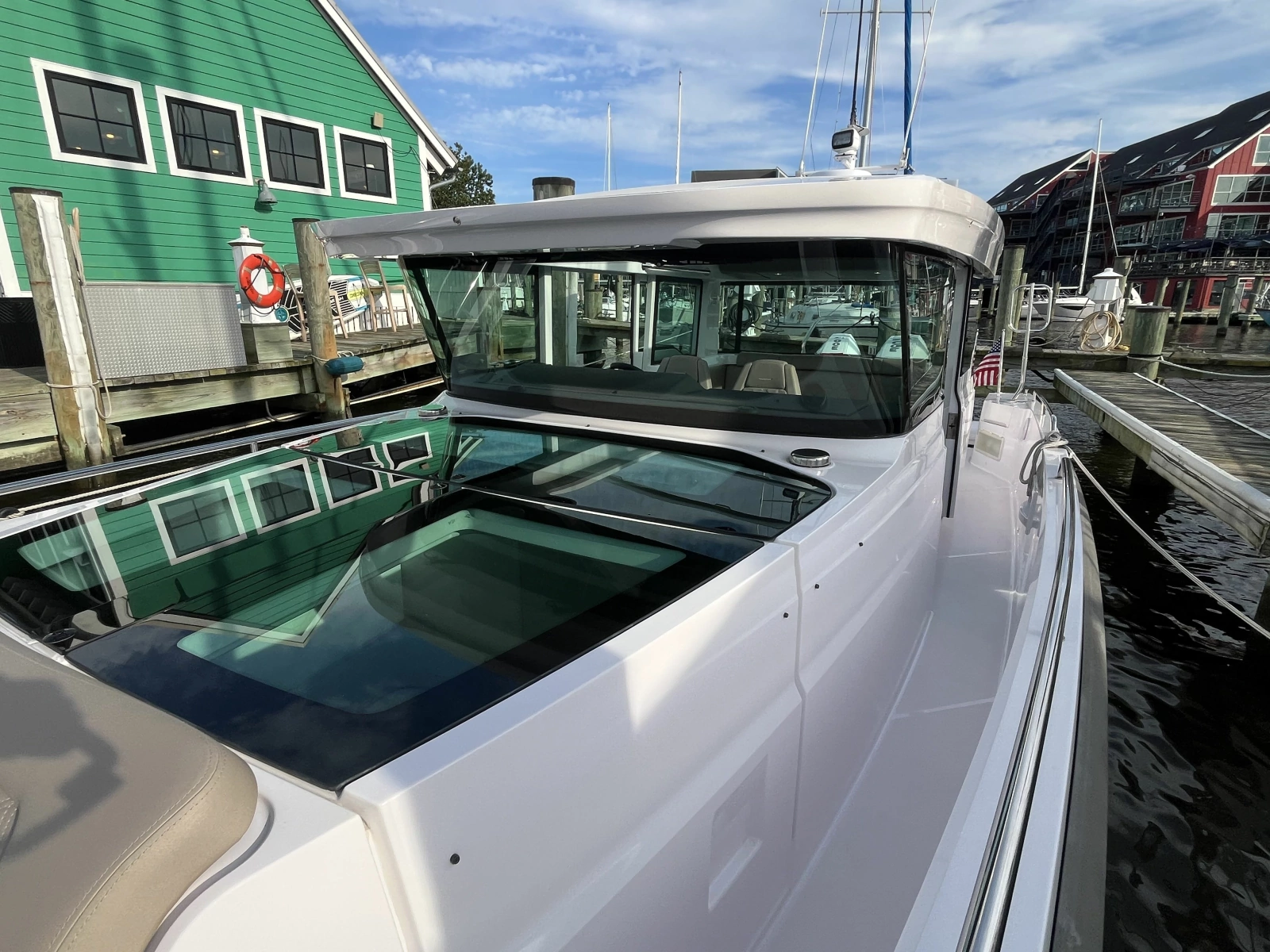 2023 Axopar 37 XC Cross Cabin