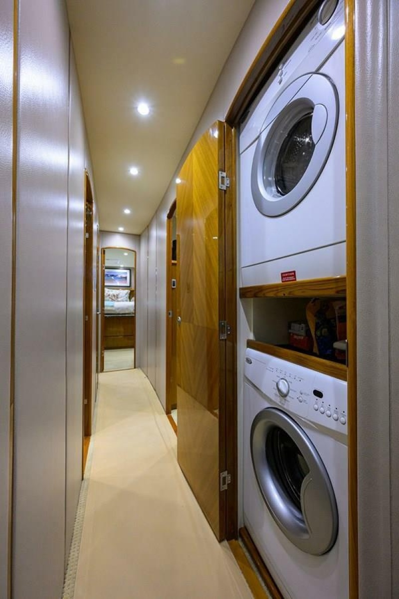2010 Viking Enclosed Flybridge