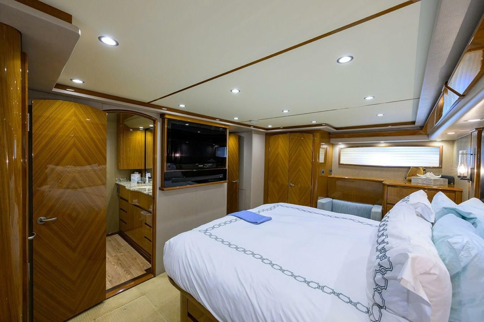 2010 Viking Enclosed Flybridge