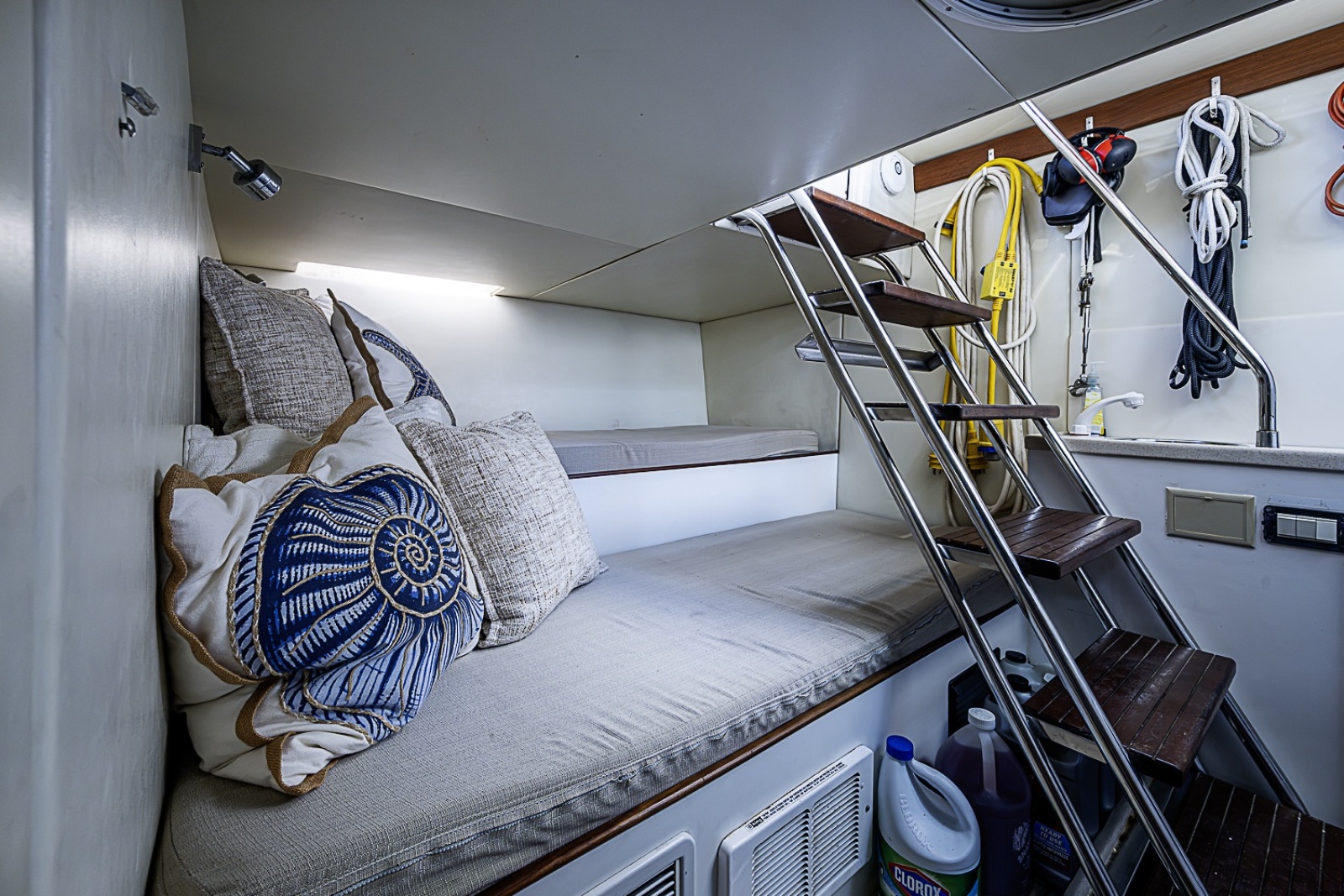 2005 Pacific Mariner 2005 Pacific Mariner Motor Yacht