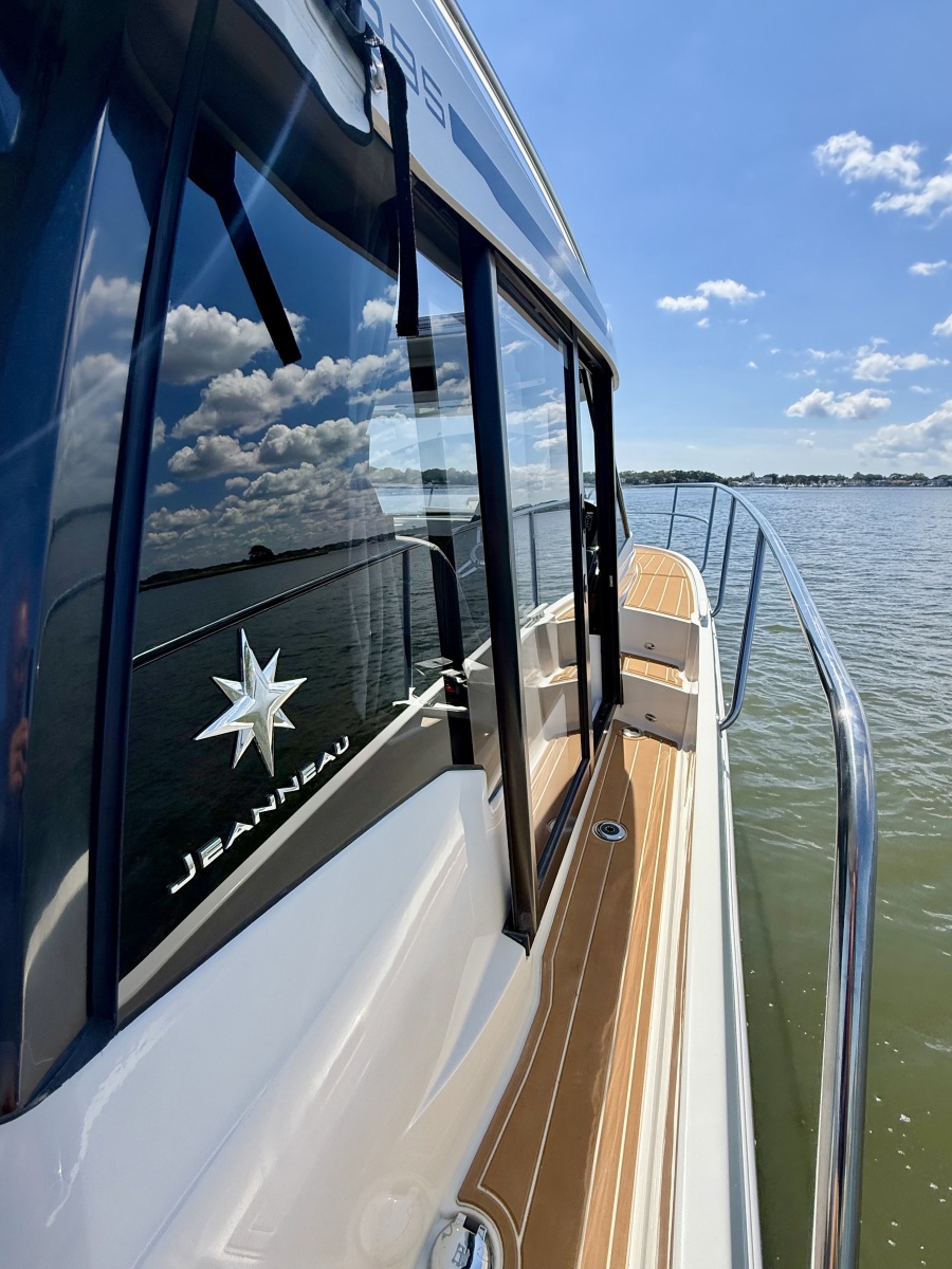 2019 Jeanneau NC 895