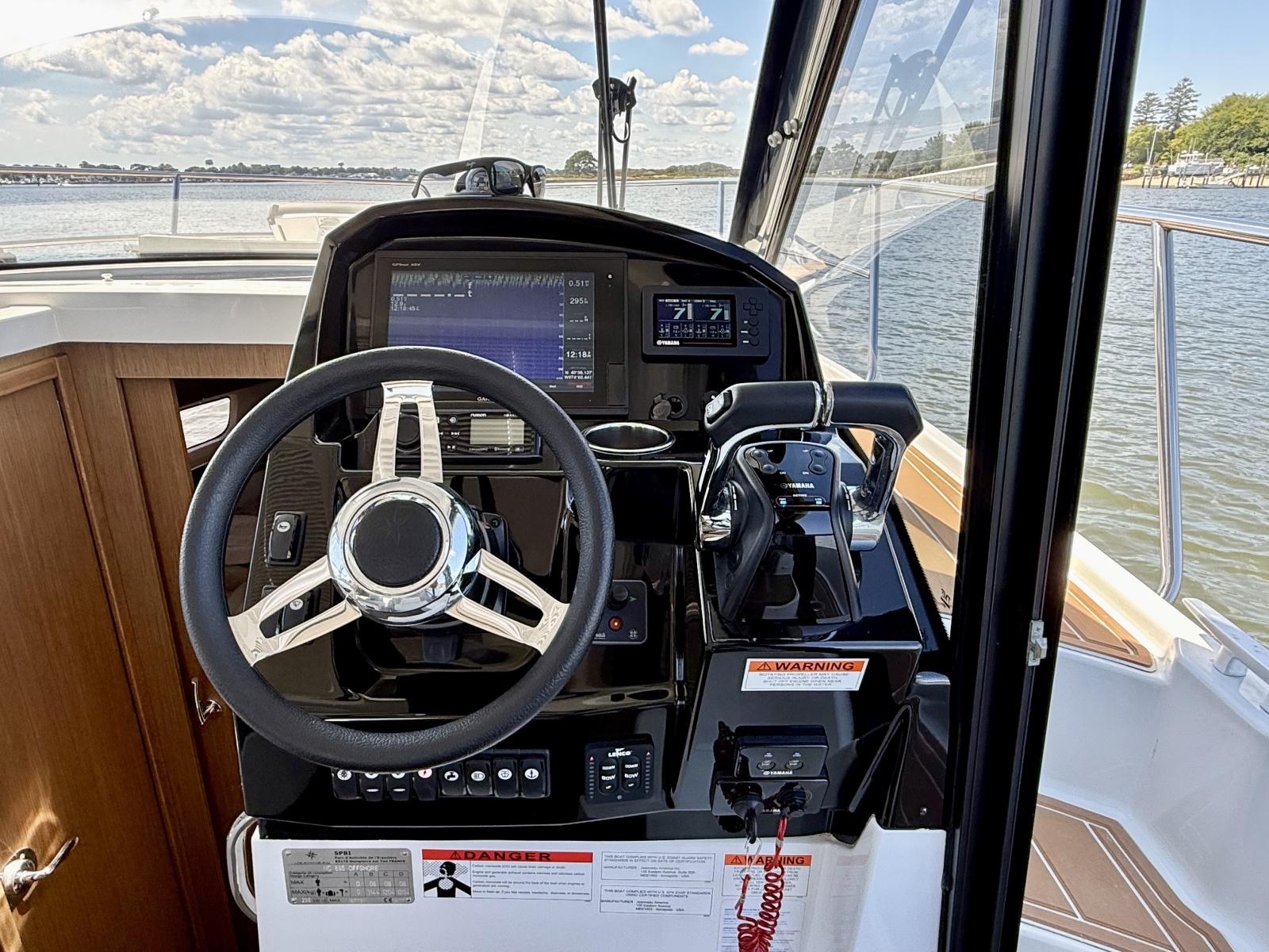 2019 Jeanneau NC 895
