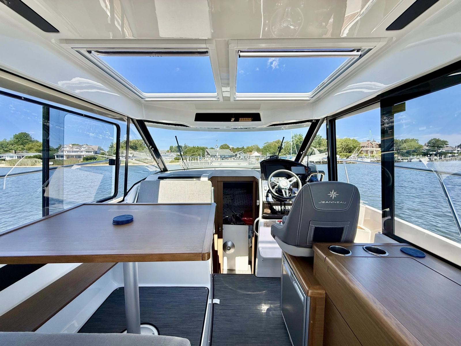 2019 Jeanneau NC 895
