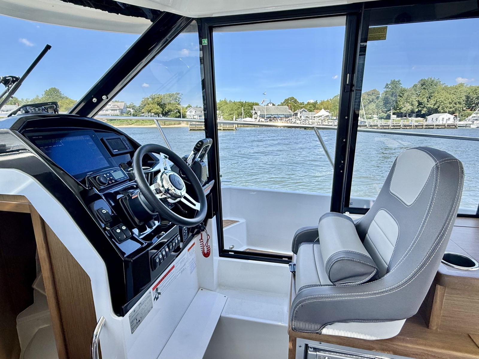 2019 Jeanneau NC 895