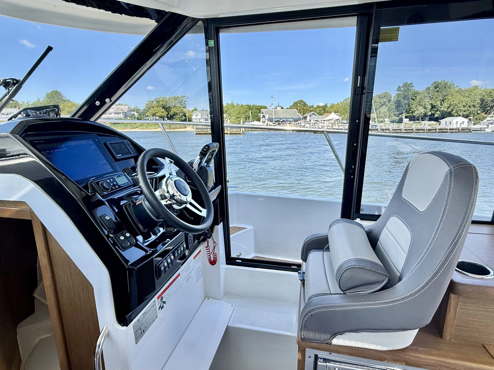 2019 Jeanneau NC 895