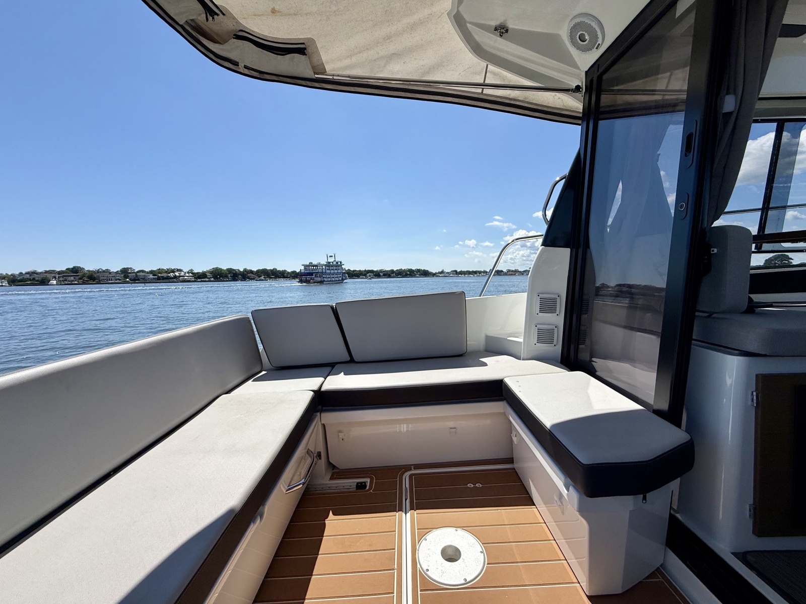 2019 Jeanneau NC 895