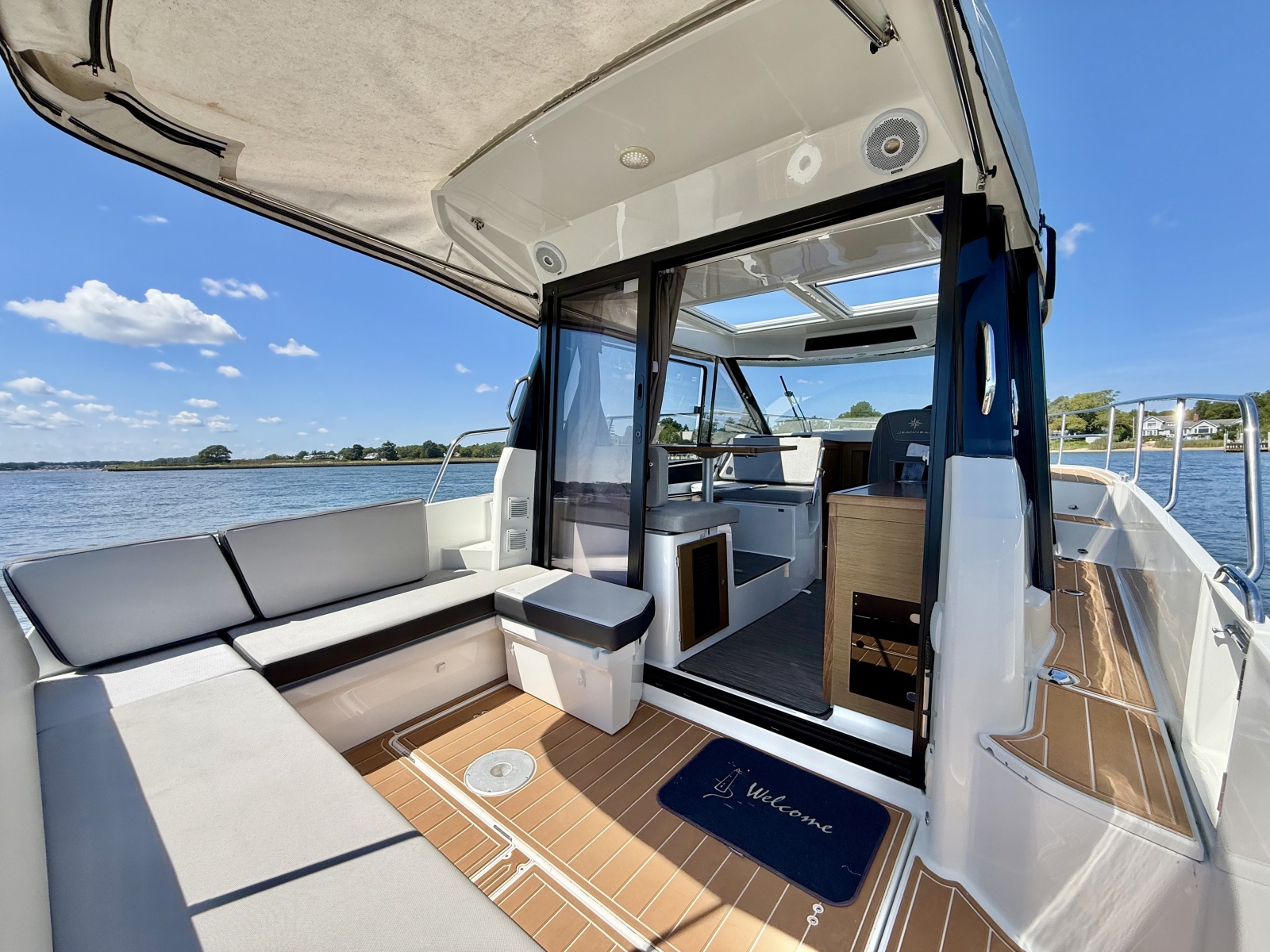 2019 Jeanneau NC 895