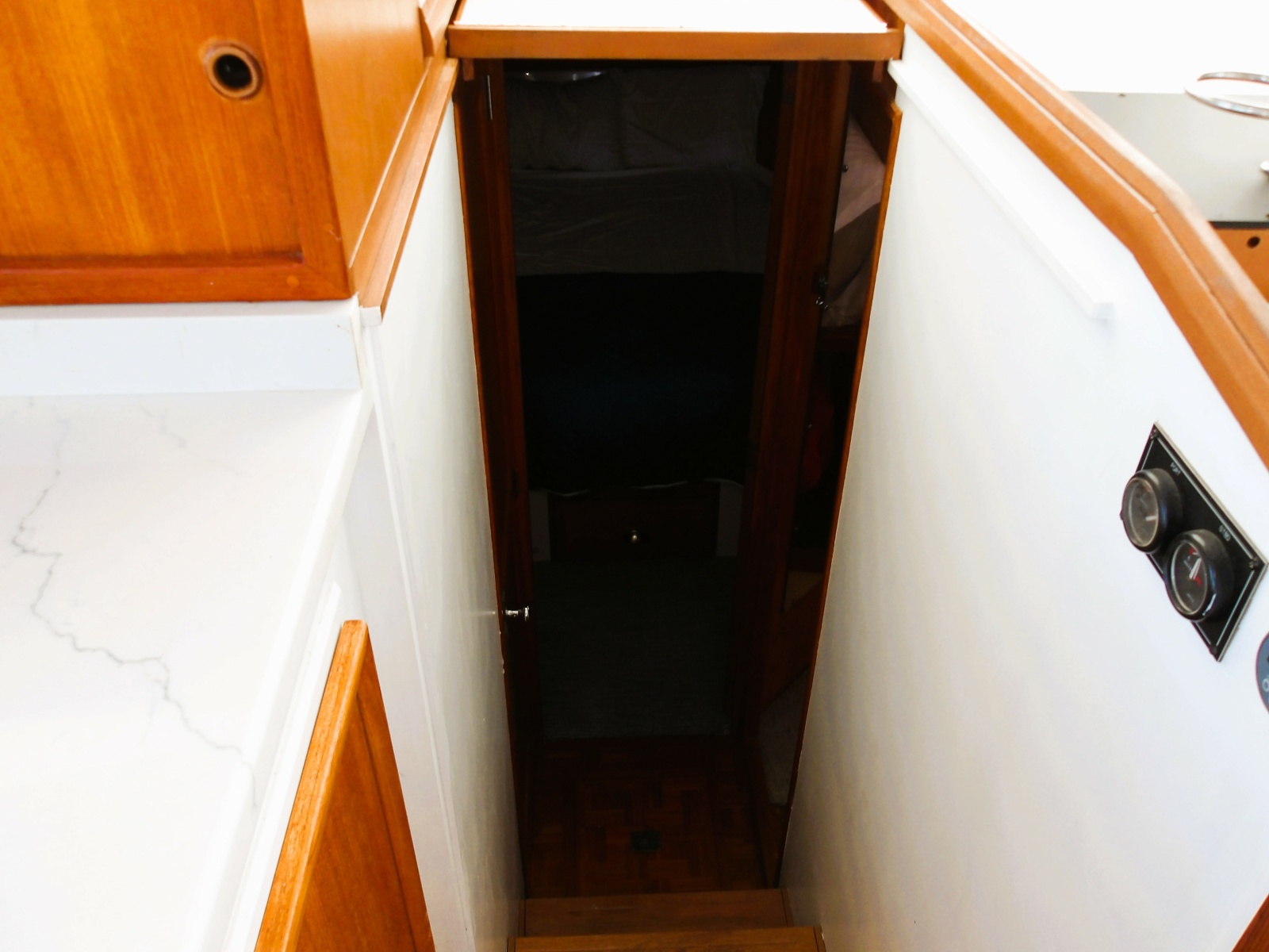 1990 Shannon Voyager 36