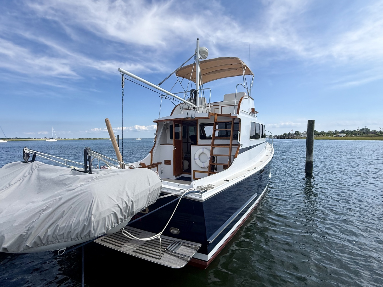 1987 Wilbur Flybridge Cruiser