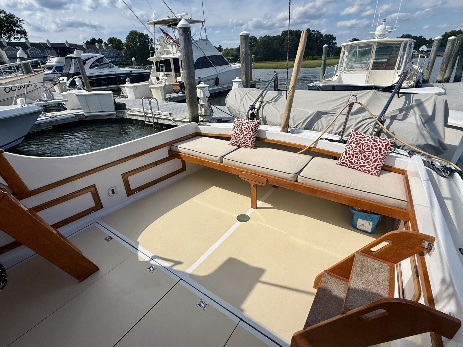 1987 Wilbur Flybridge Cruiser