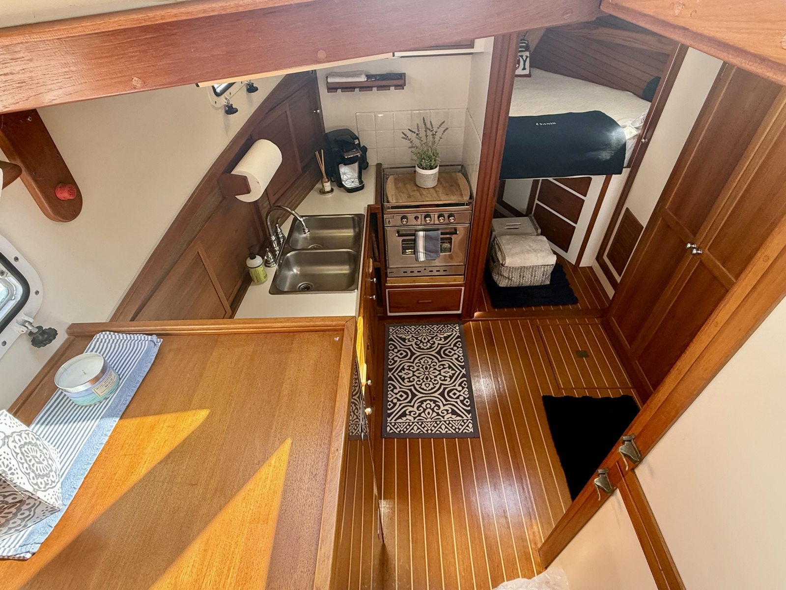 1987 Wilbur Flybridge Cruiser