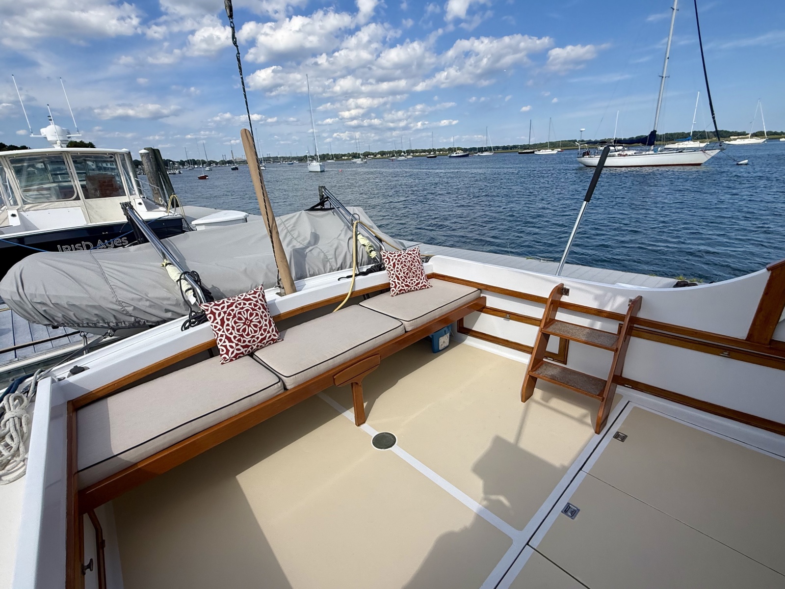 1987 Wilbur Flybridge Cruiser