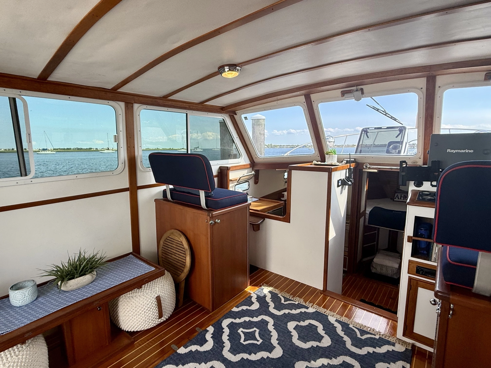 1987 Wilbur Flybridge Cruiser