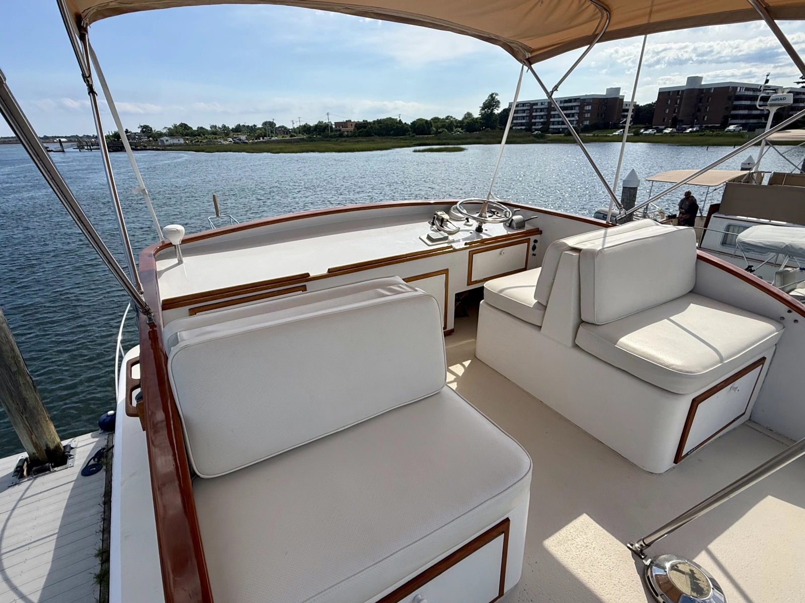 1987 Wilbur Flybridge Cruiser