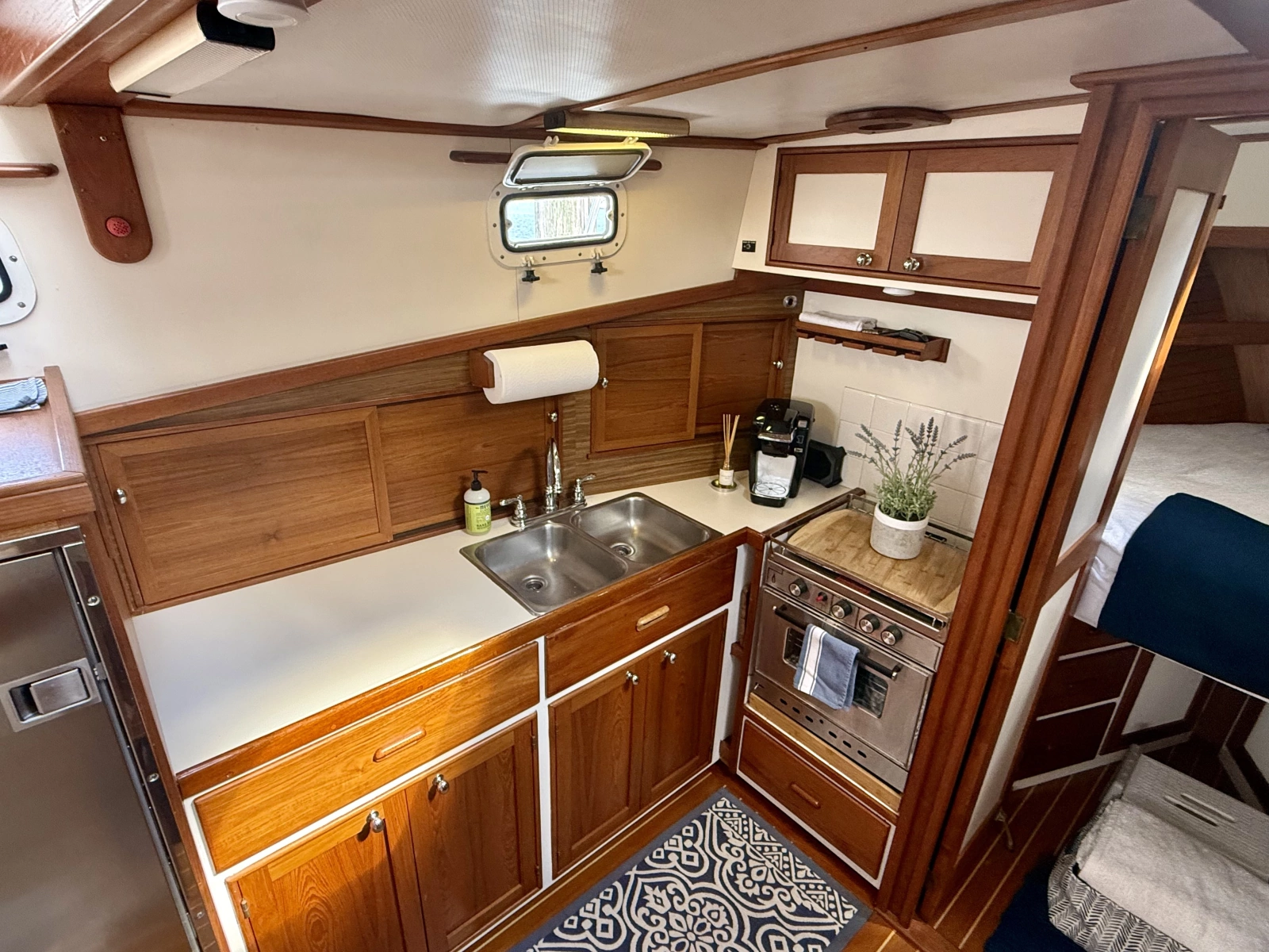 1987 Wilbur Flybridge Cruiser