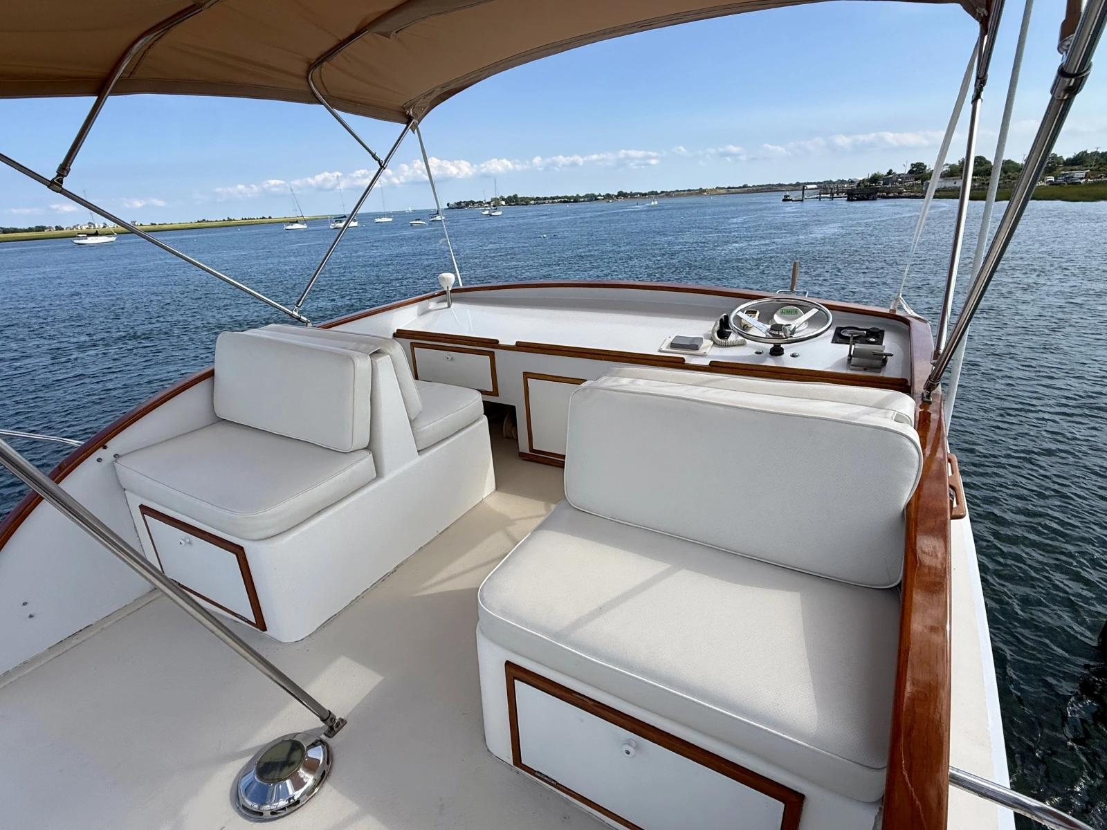 1987 Wilbur Flybridge Cruiser