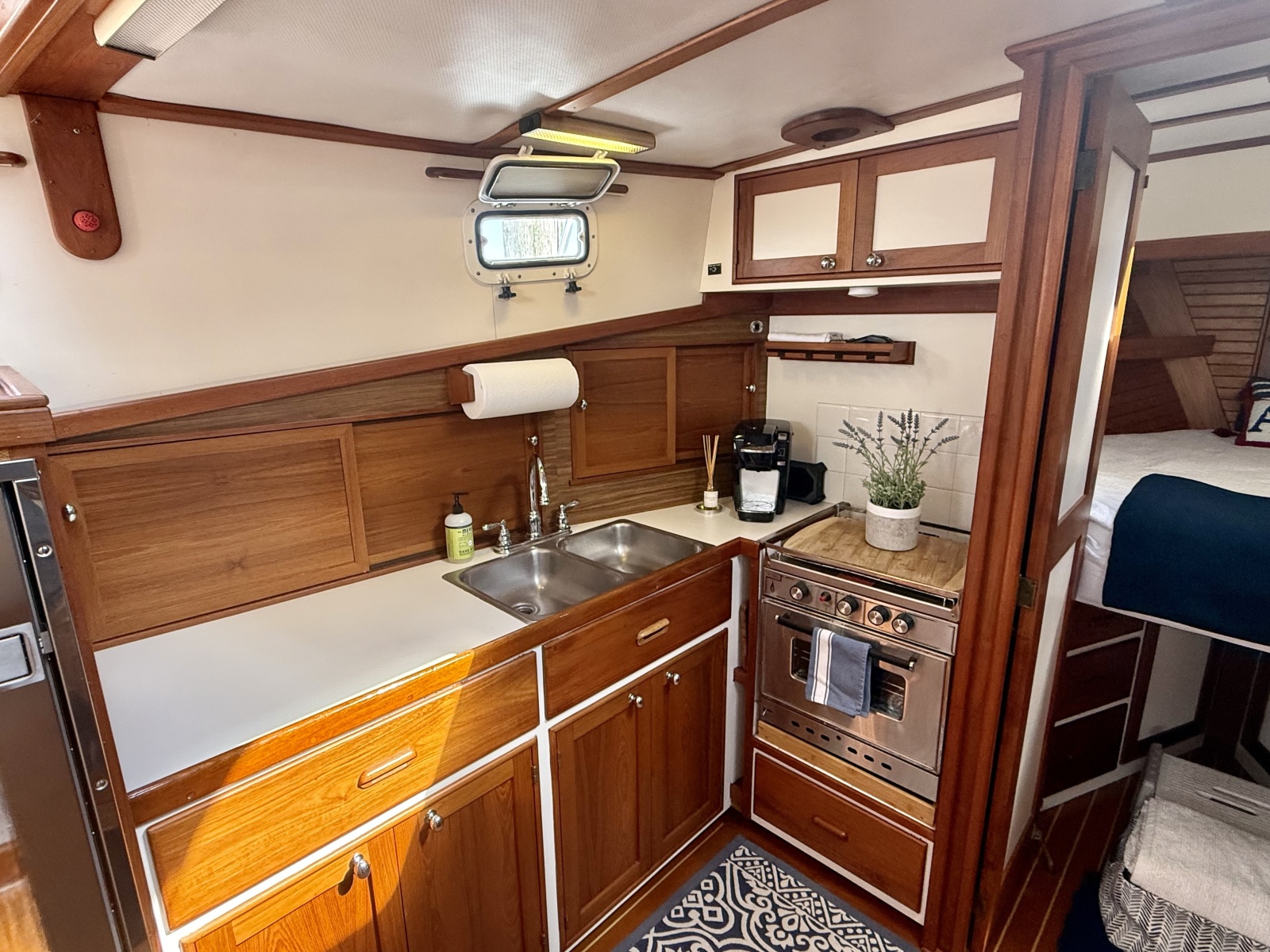 1987 Wilbur Flybridge Cruiser