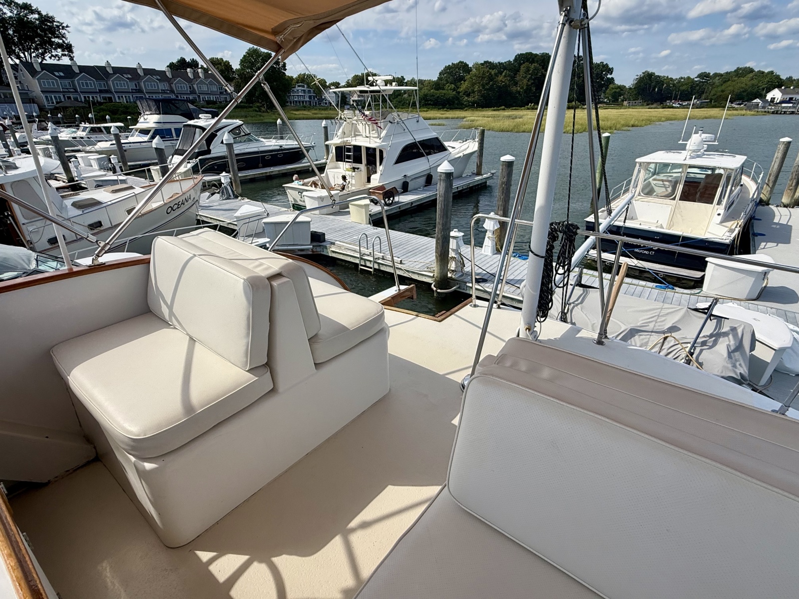 1987 Wilbur Flybridge Cruiser
