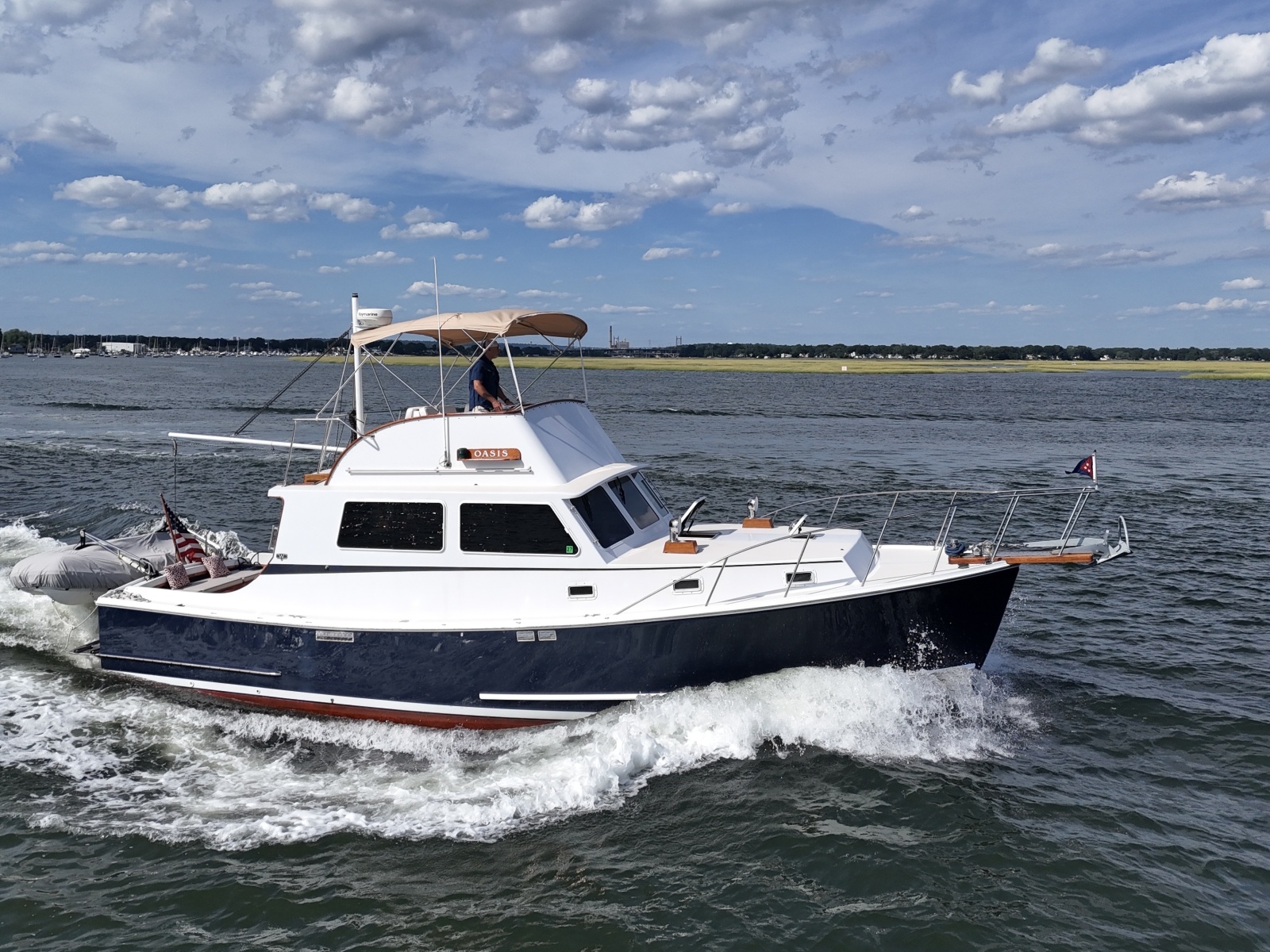 1987 Wilbur Flybridge Cruiser