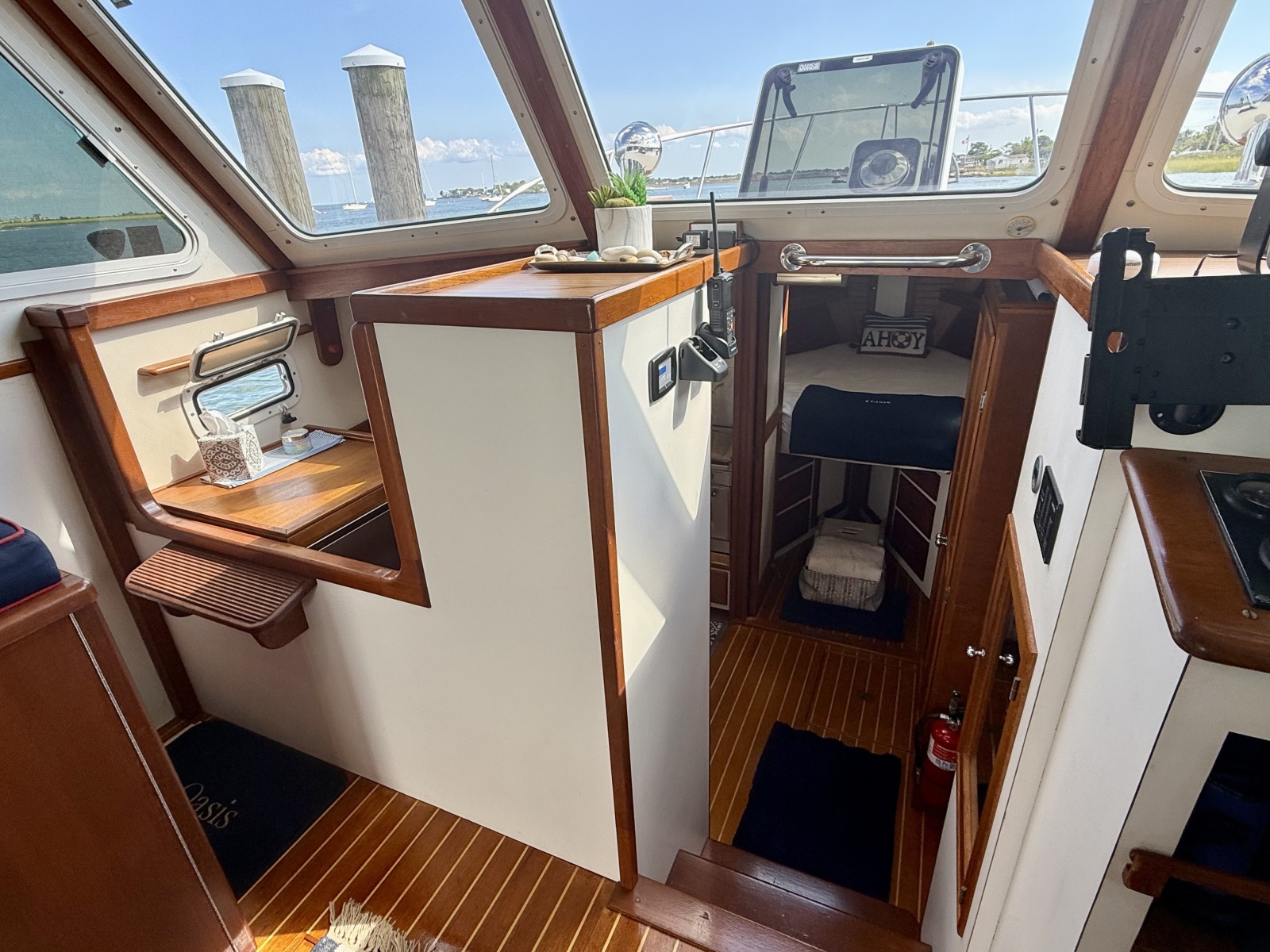 1987 Wilbur Flybridge Cruiser
