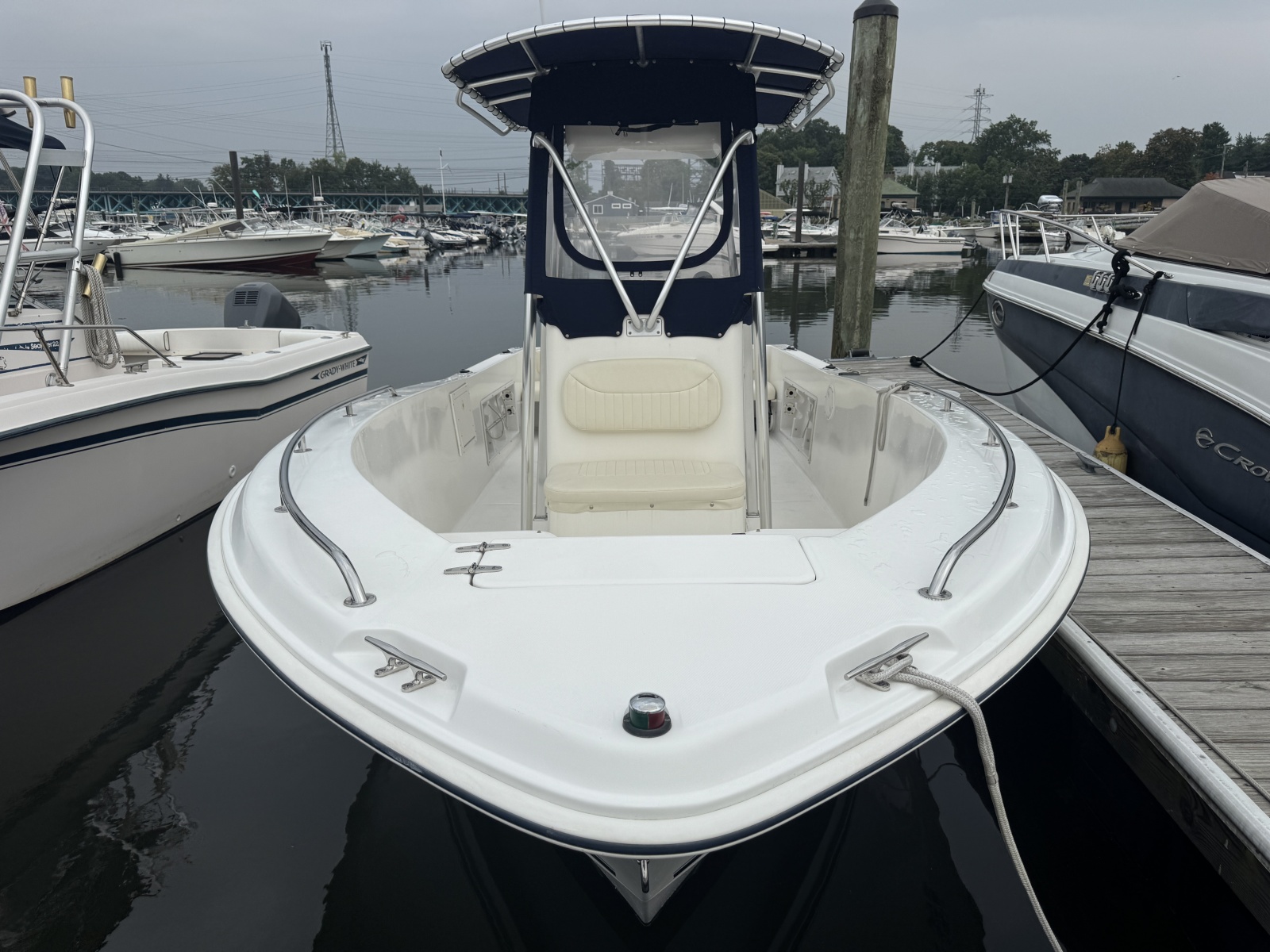 2007 Sea Hunt Triton 220