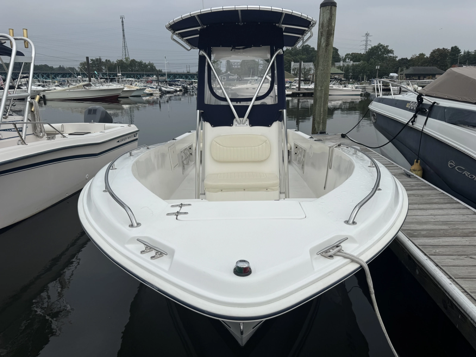 2007 Sea Hunt Triton 220