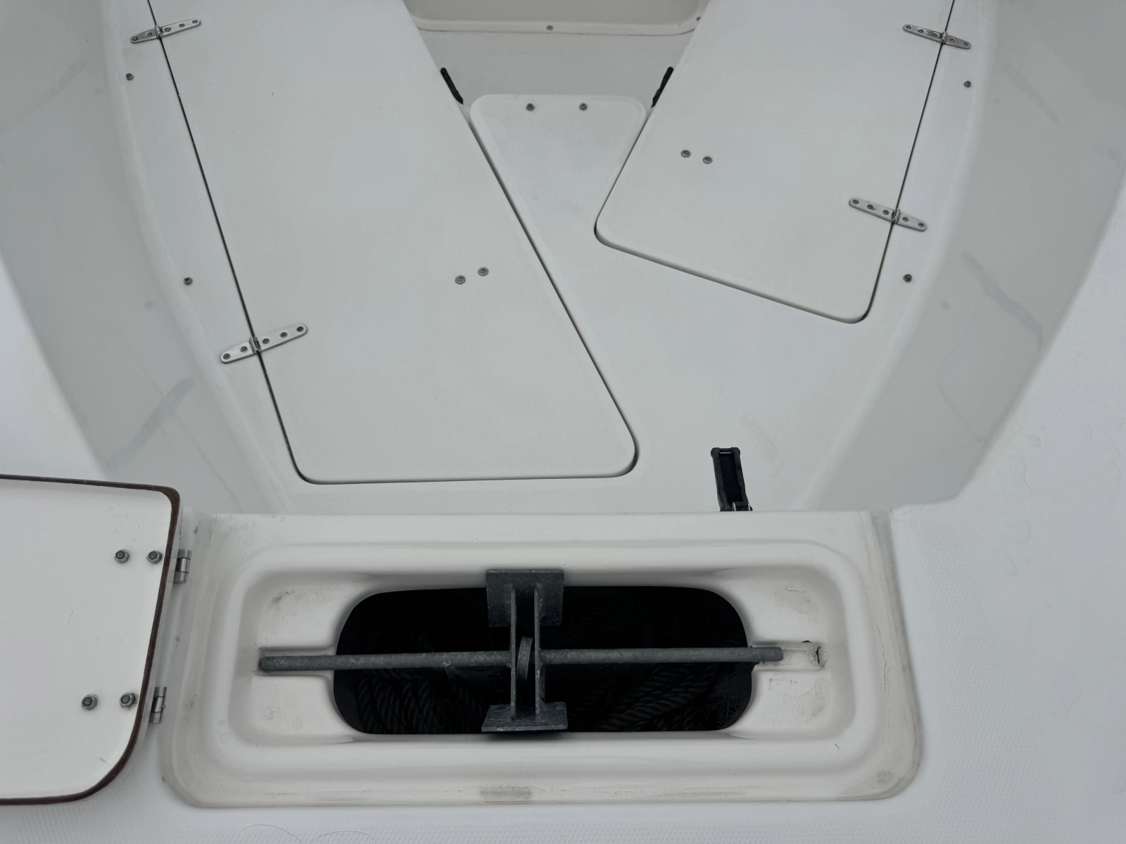 2007 Sea Hunt Triton 220
