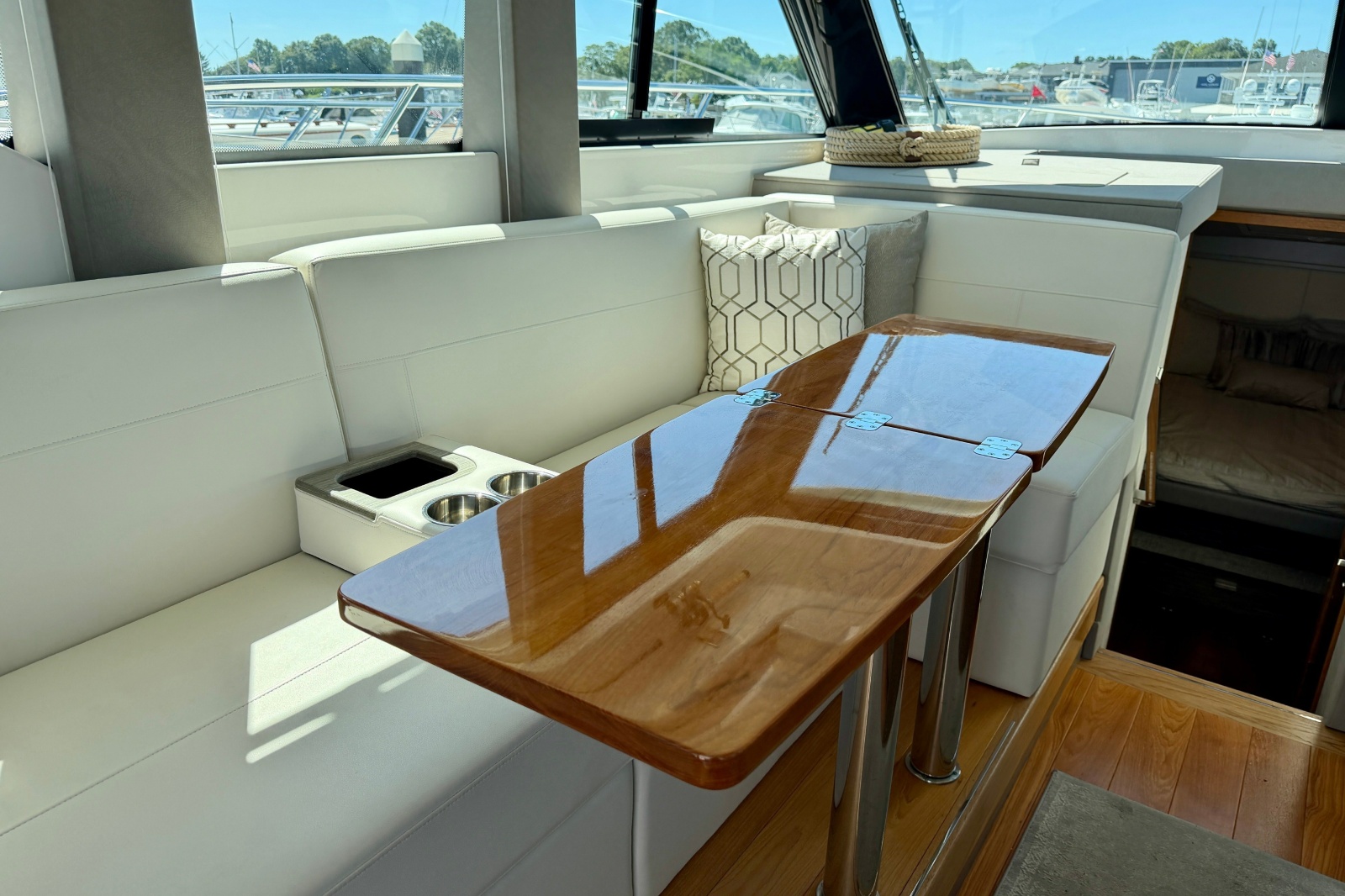 2020 Tiara Yachts C39 Coupe