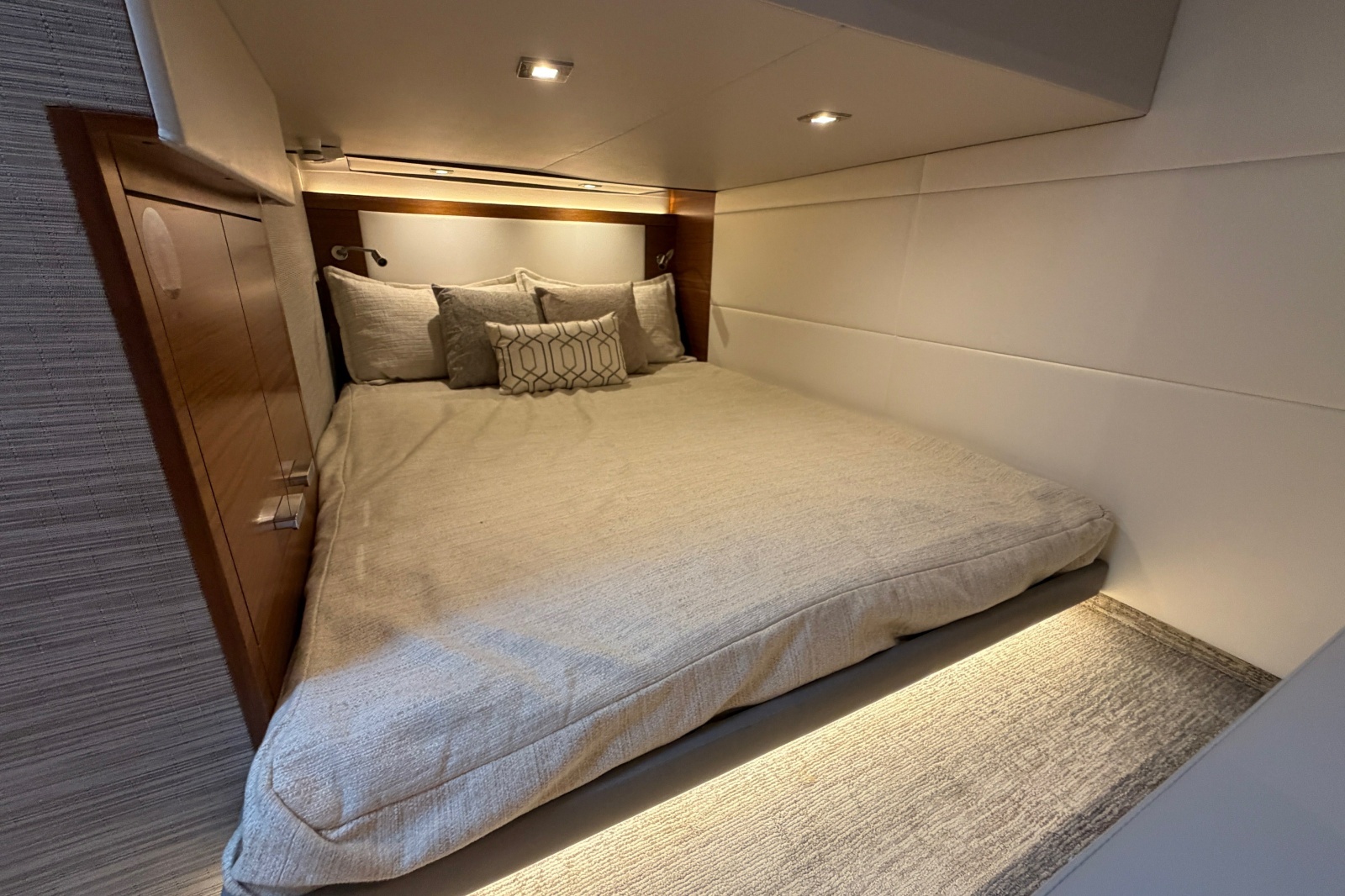 2020 Tiara Yachts C39 Coupe