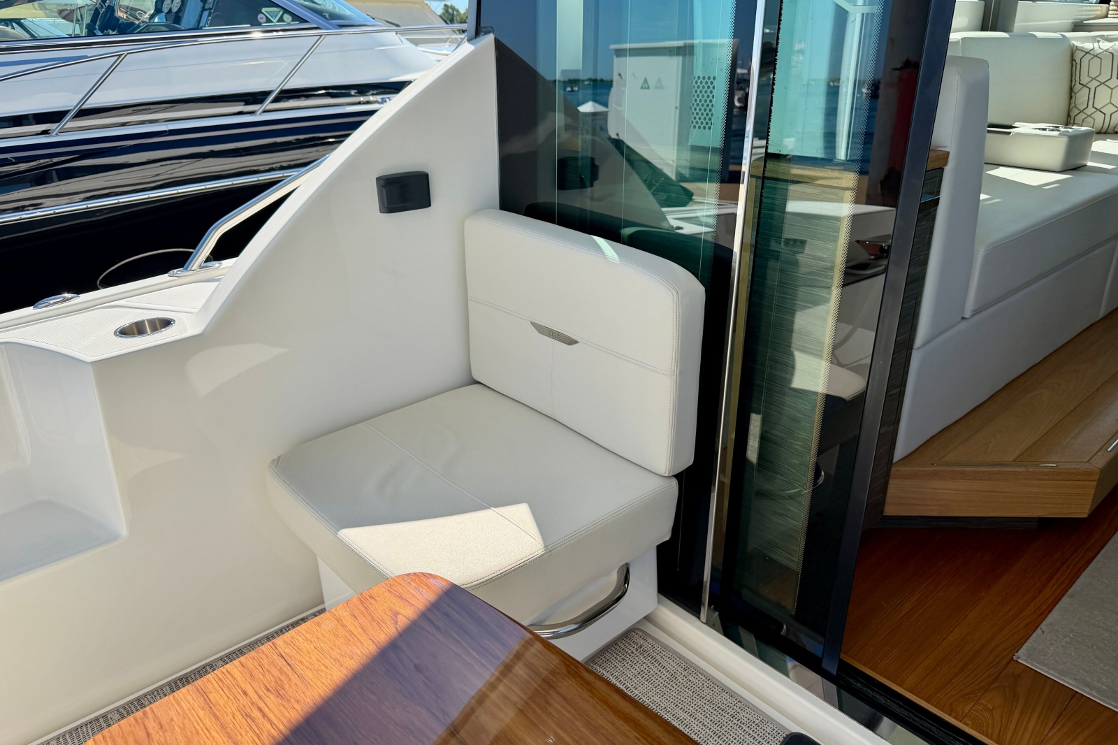 2020 Tiara Yachts C39 Coupe