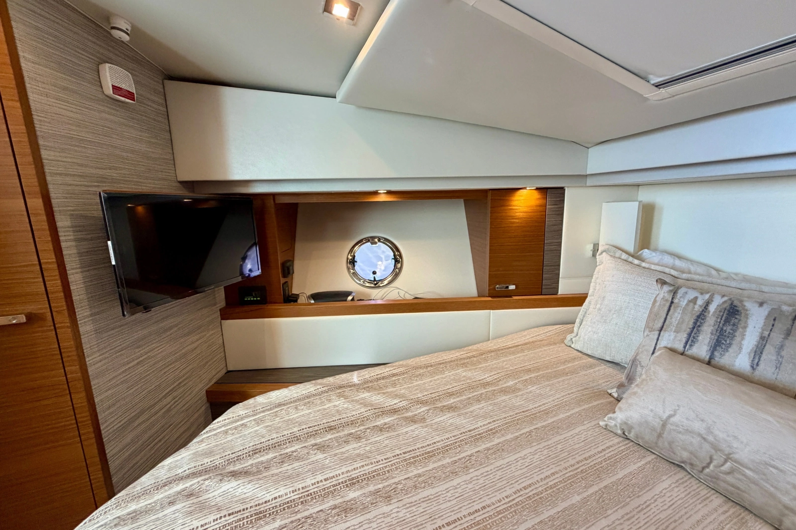 2020 Tiara Yachts C39 Coupe