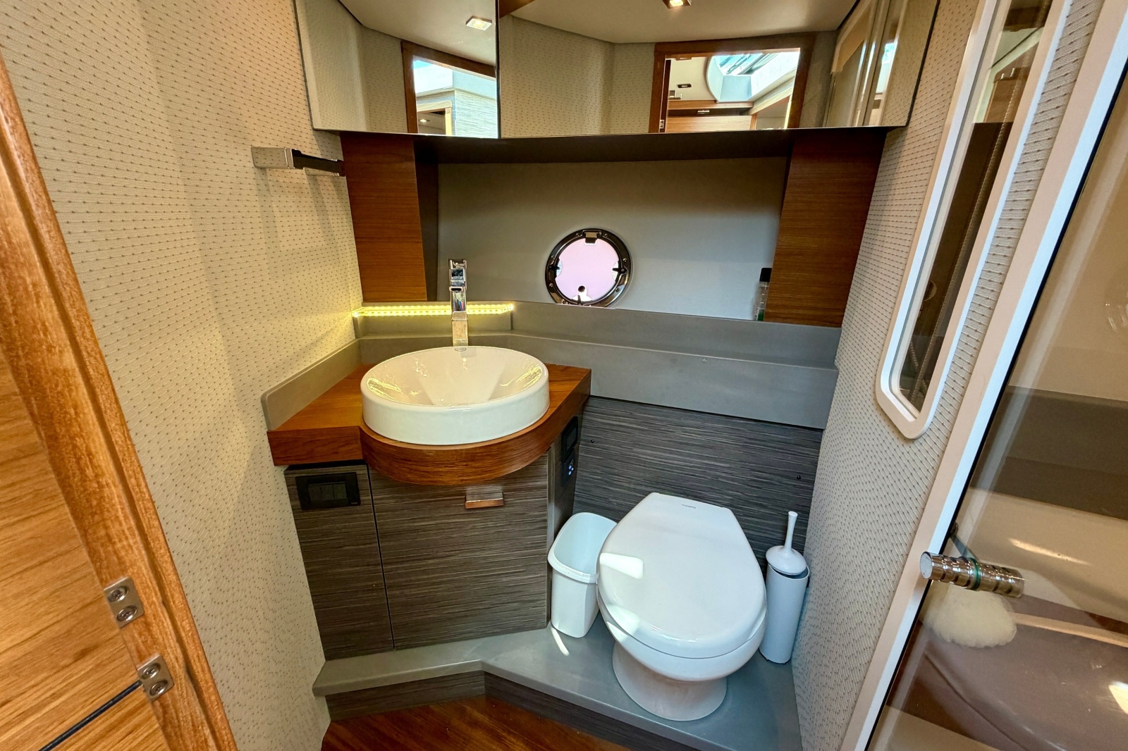 2020 Tiara Yachts C39 Coupe