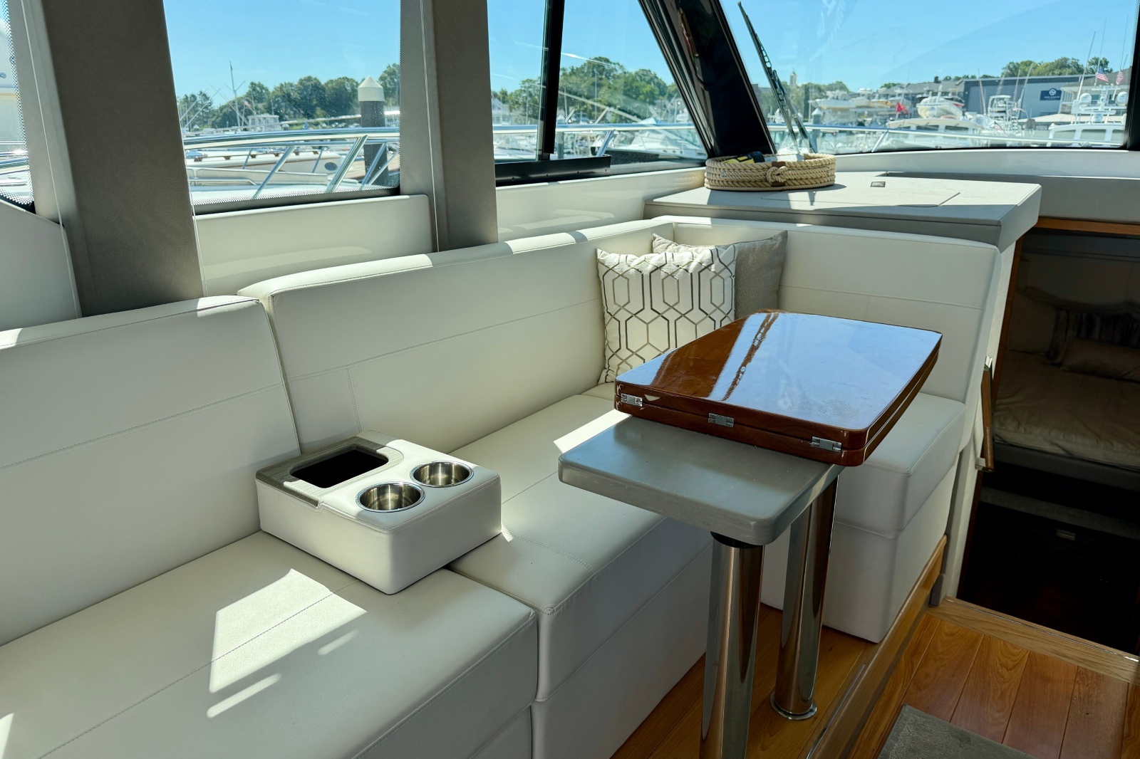 2020 Tiara Yachts C39 Coupe