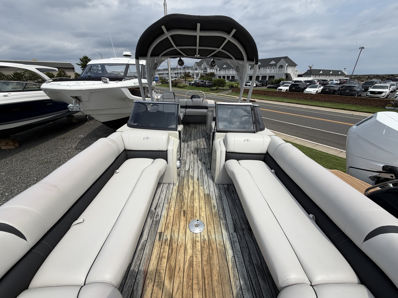 2019 Avalon Catalina Elite - 27'