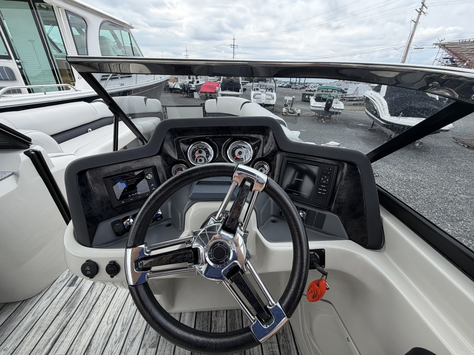 2019 Avalon Catalina Elite - 27'