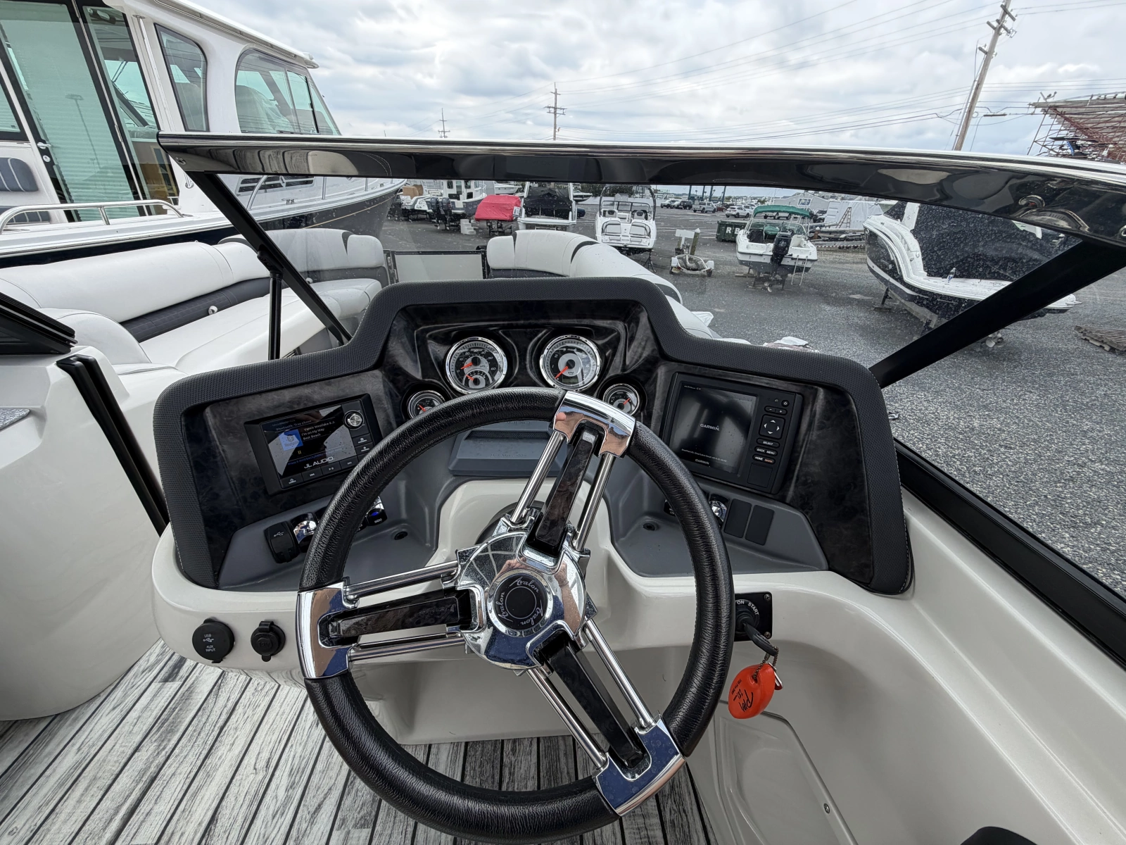 2019 Avalon Catalina Elite - 27'