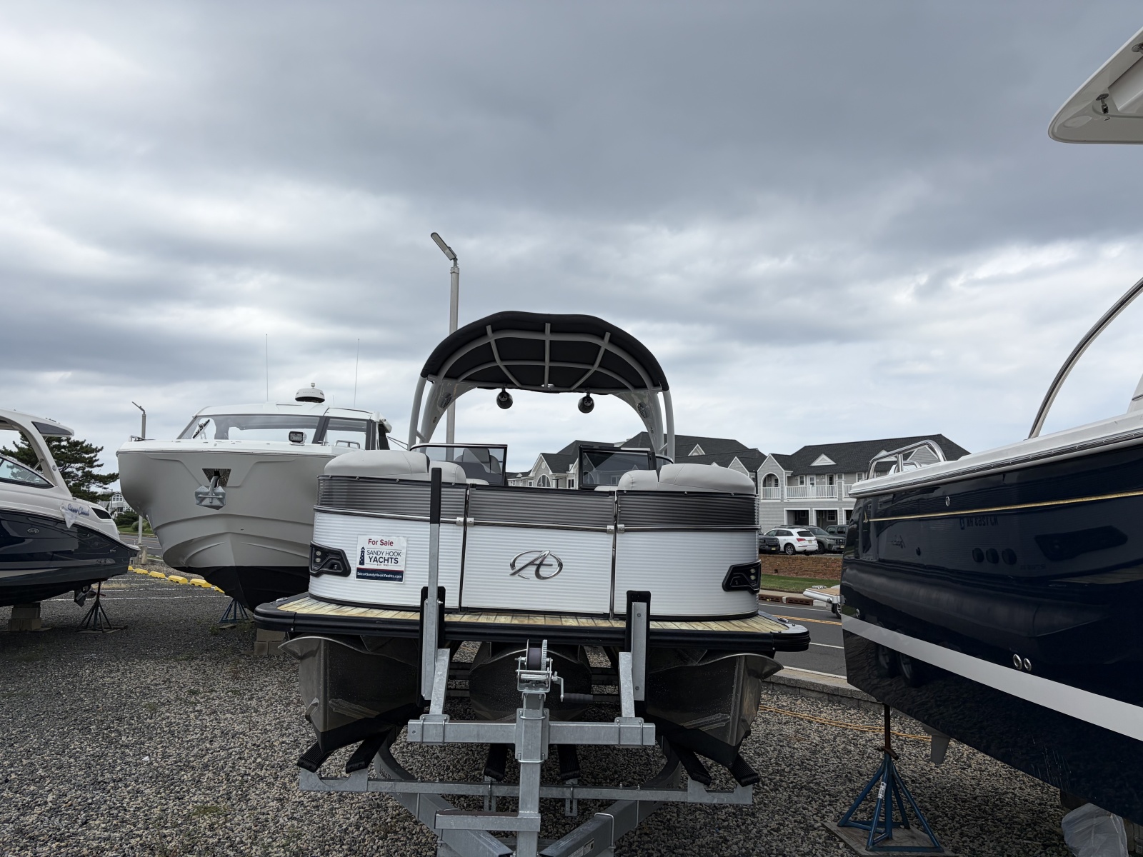 2019 Avalon Catalina Elite - 27'