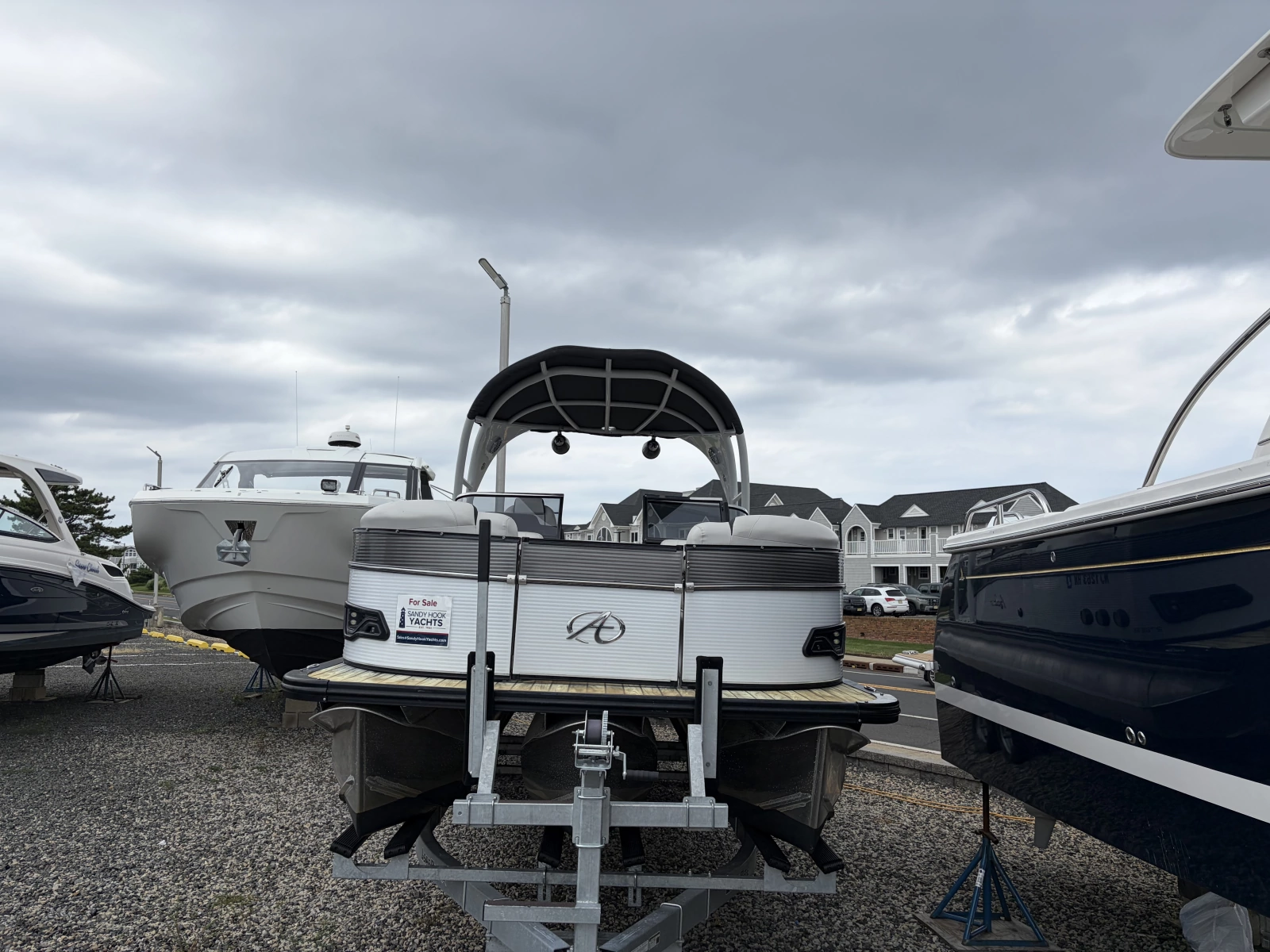 2019 Avalon Catalina Elite - 27'