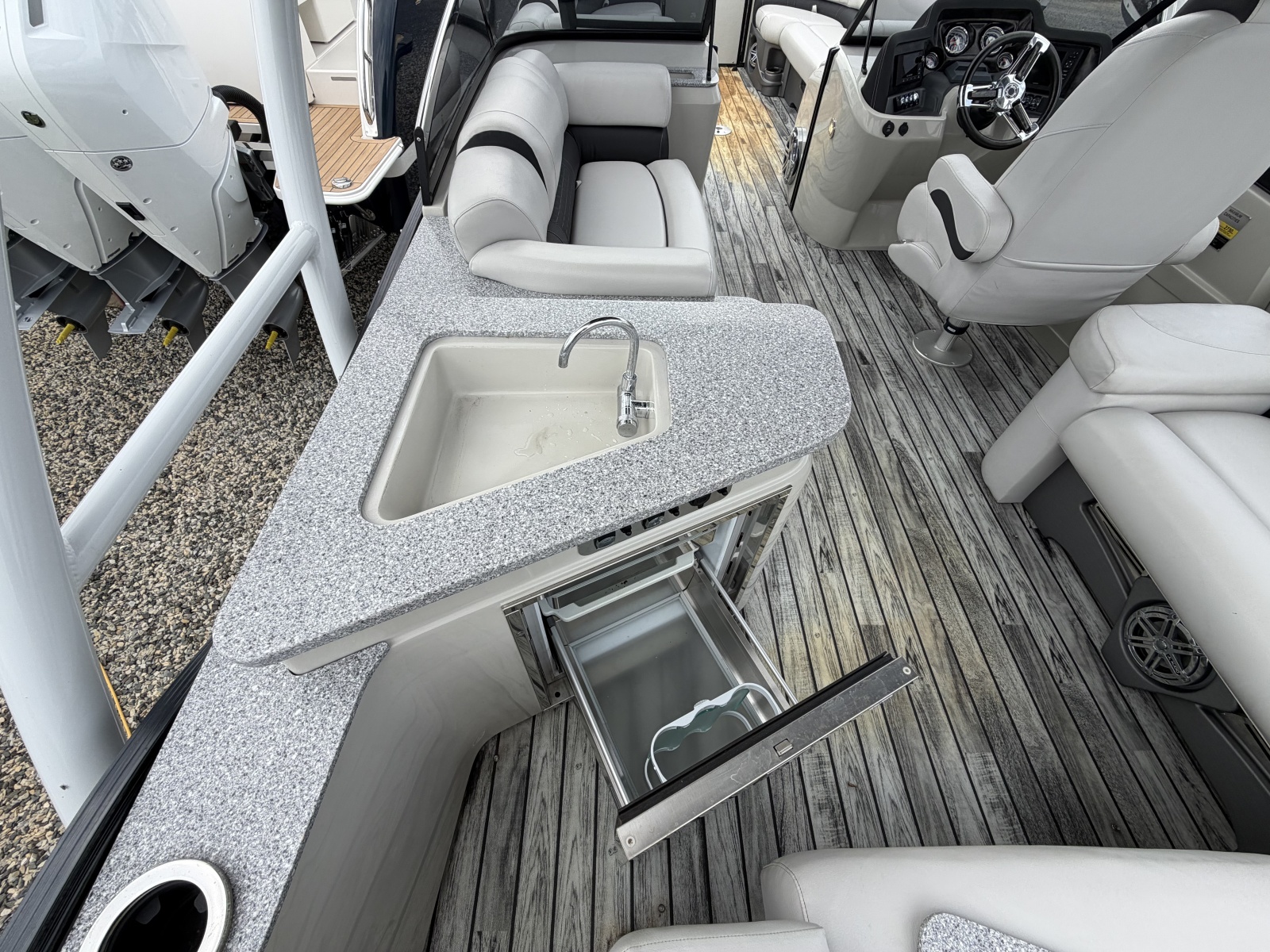2019 Avalon Catalina Elite - 27'