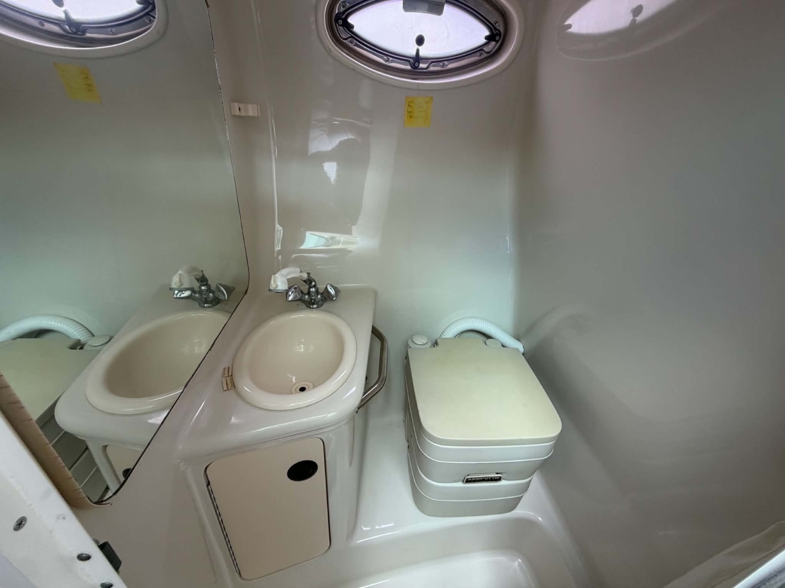 2004 Sea Ray 240 Sundancer