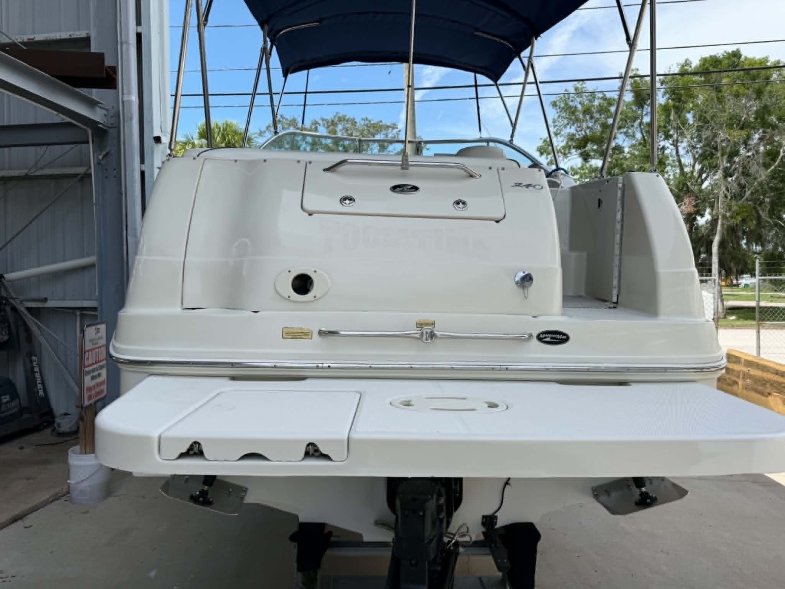 2004 Sea Ray 240 Sundancer