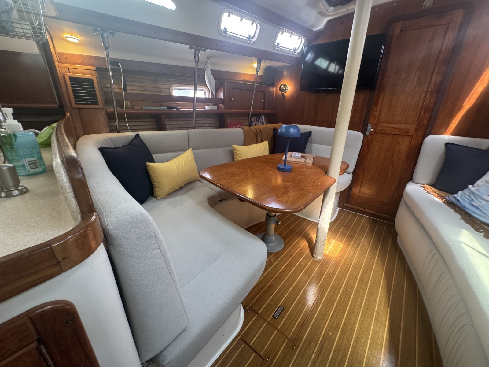 1998 Catalina 380