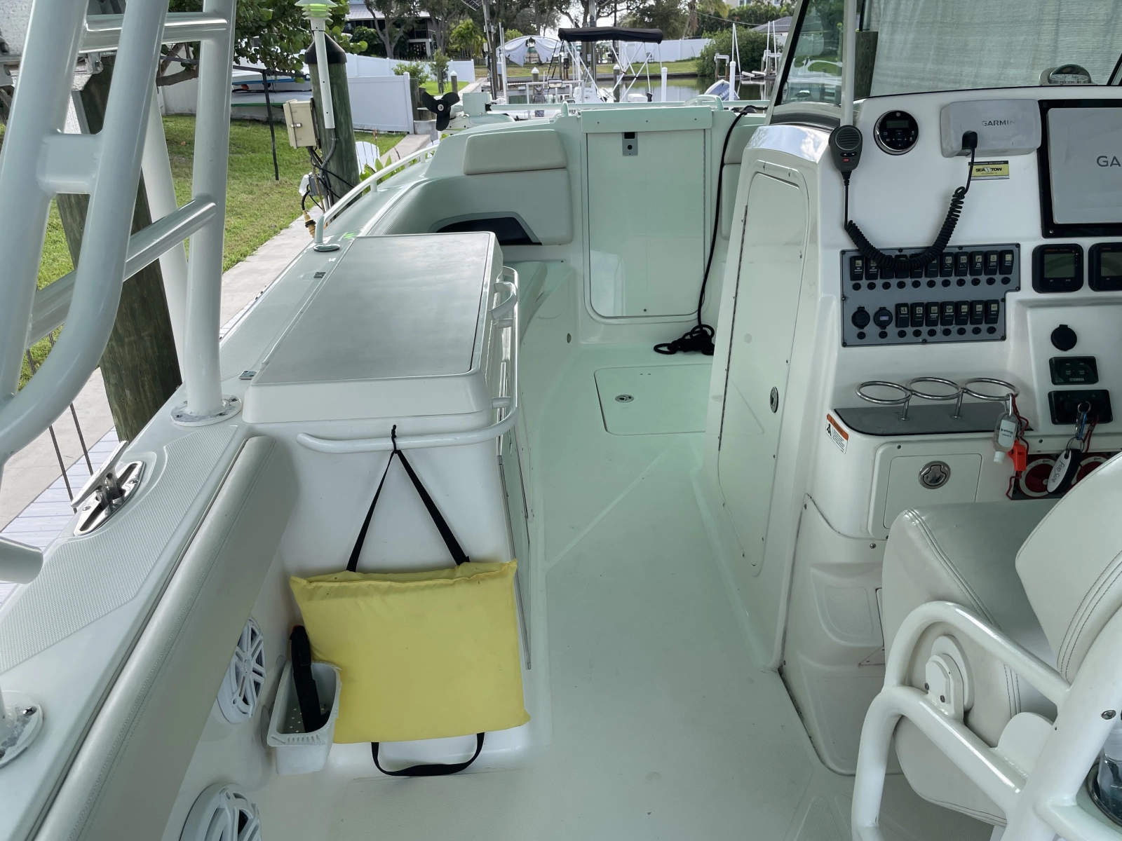 2013 Wellcraft 30 Scarab Sport