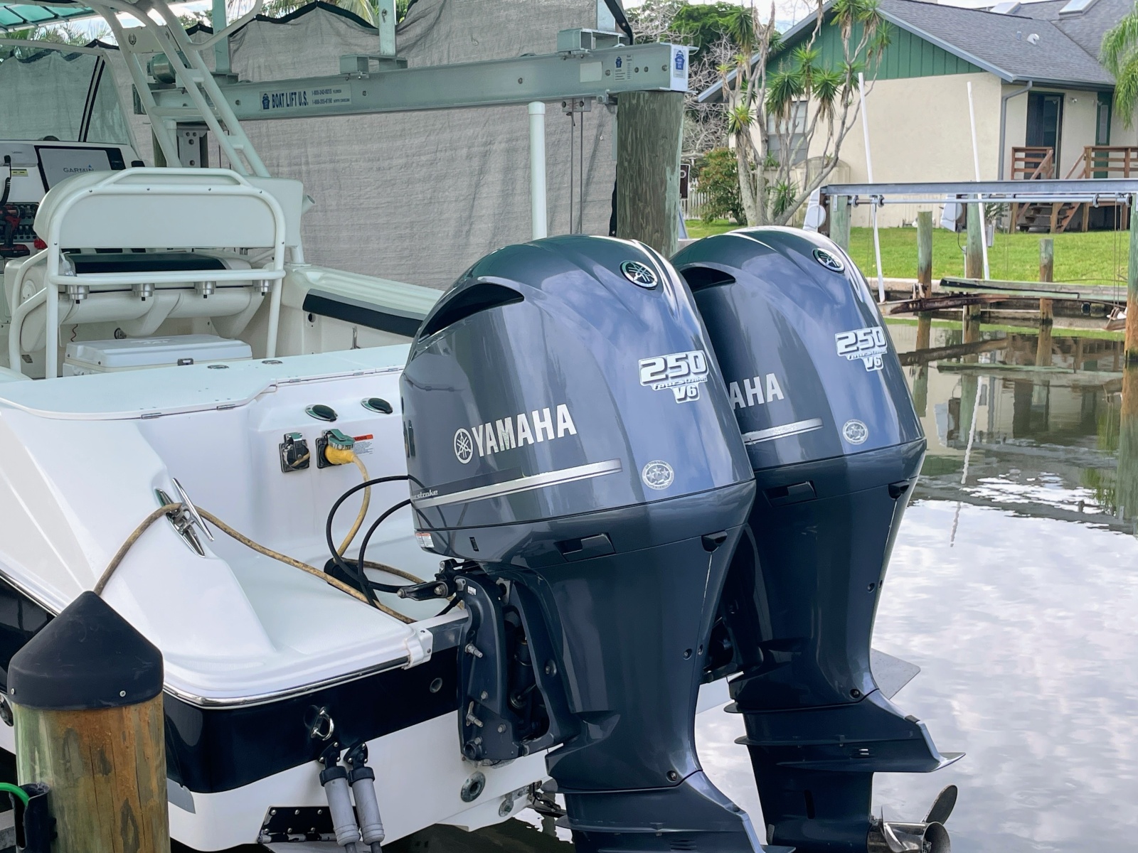 2013 Wellcraft 30 Scarab Sport