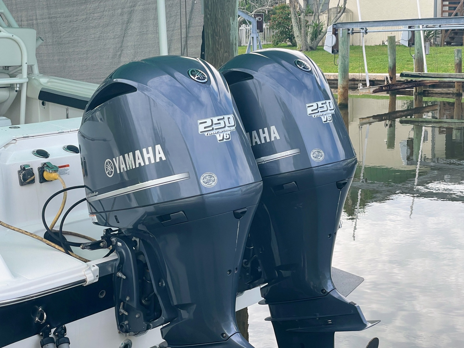 2013 Wellcraft 30 Scarab Sport