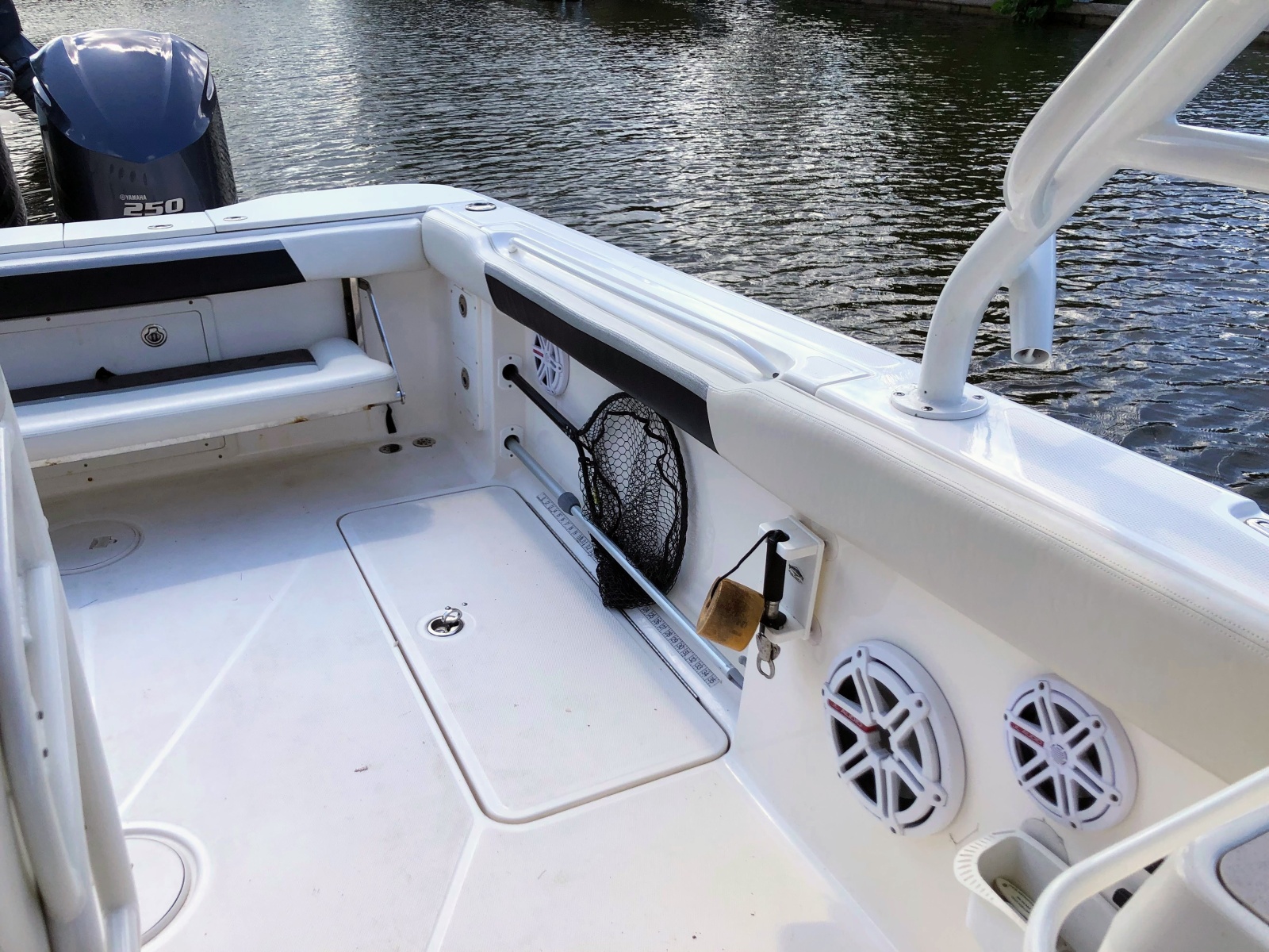 2013 Wellcraft 30 Scarab Sport